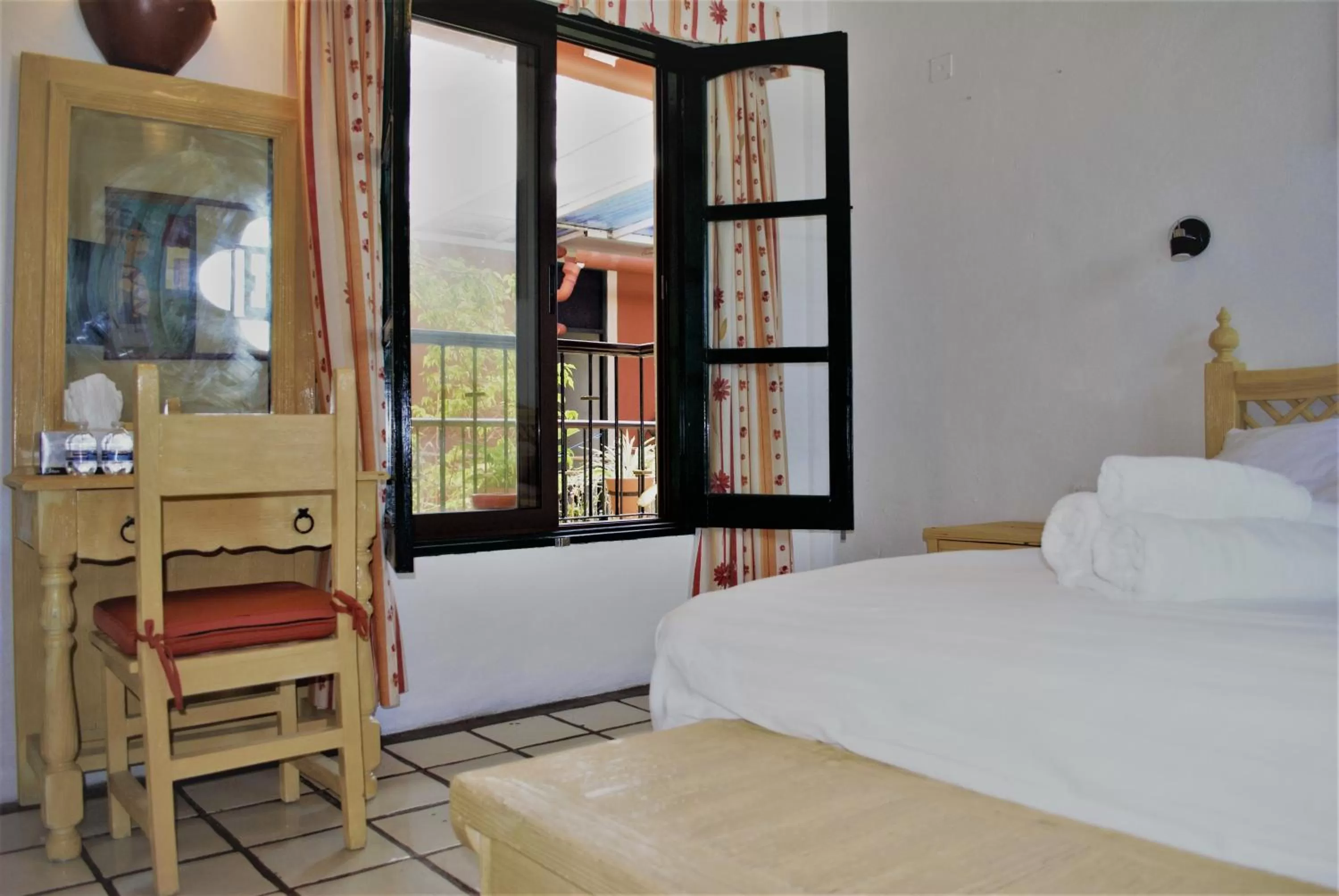 Photo of the whole room in Hotel Belmar