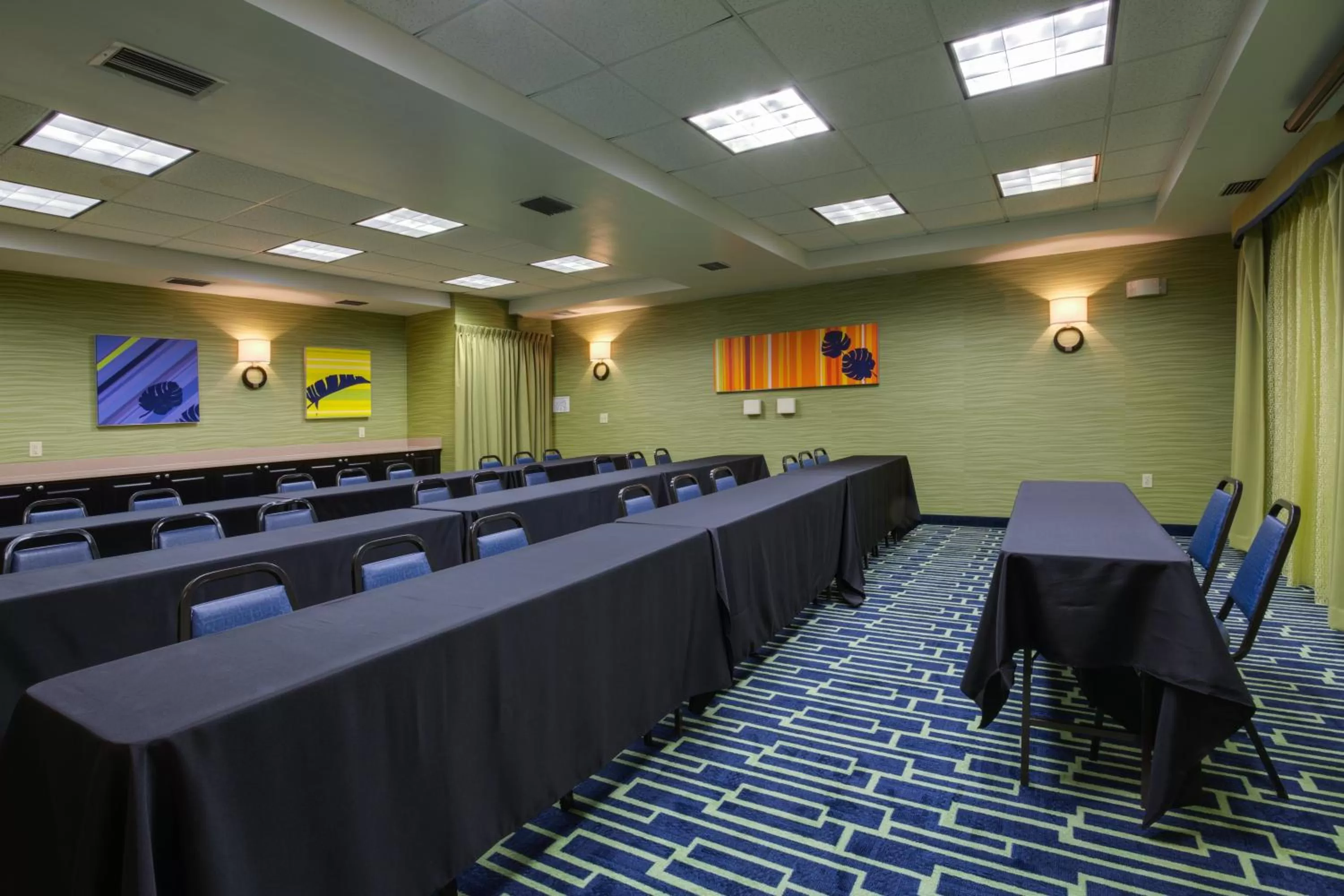 Meeting/conference room in Holiday Inn Express & Suites Plant City by IHG