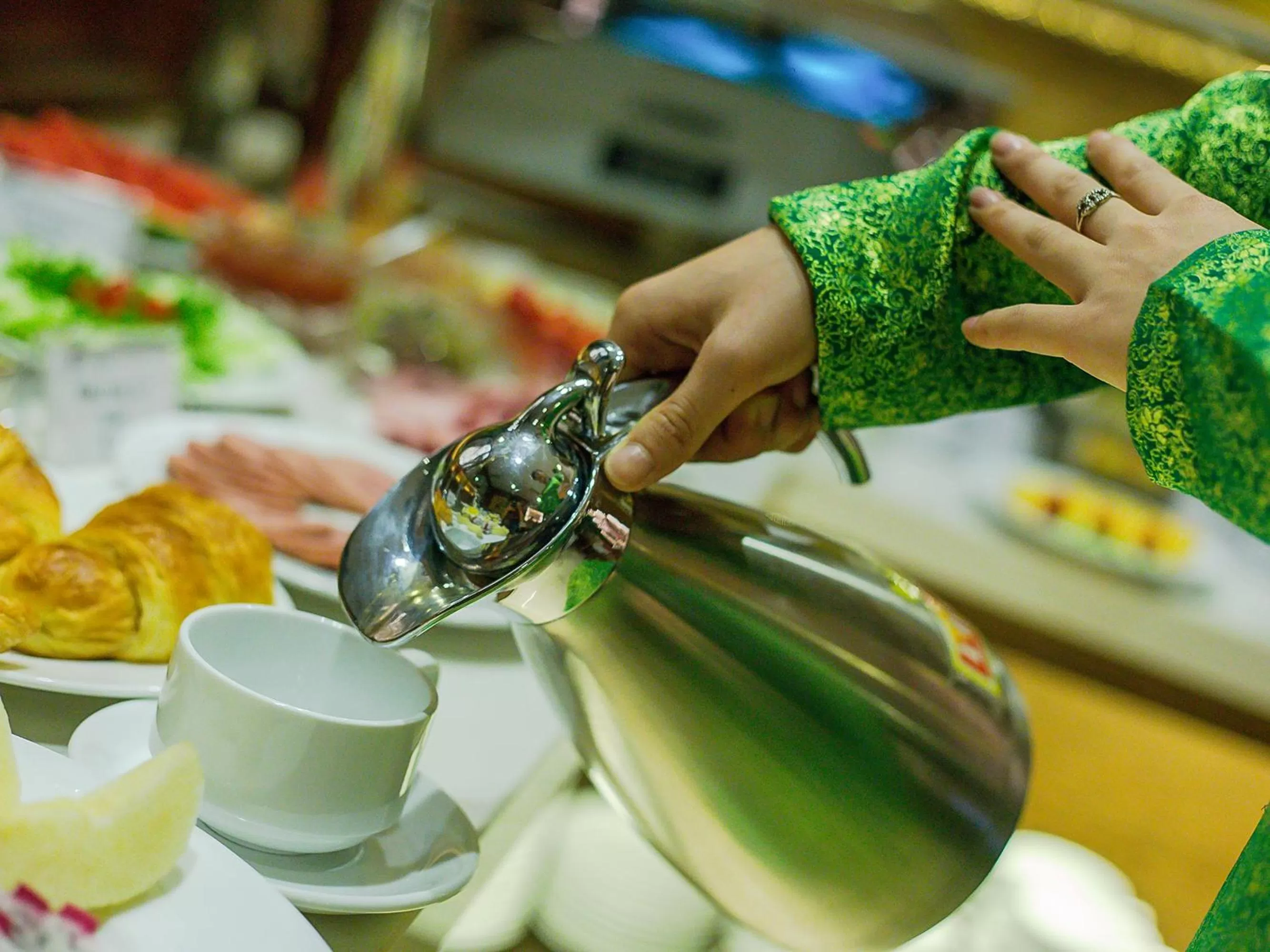 Coffee/tea facilities in Emerald Boutique Hotel