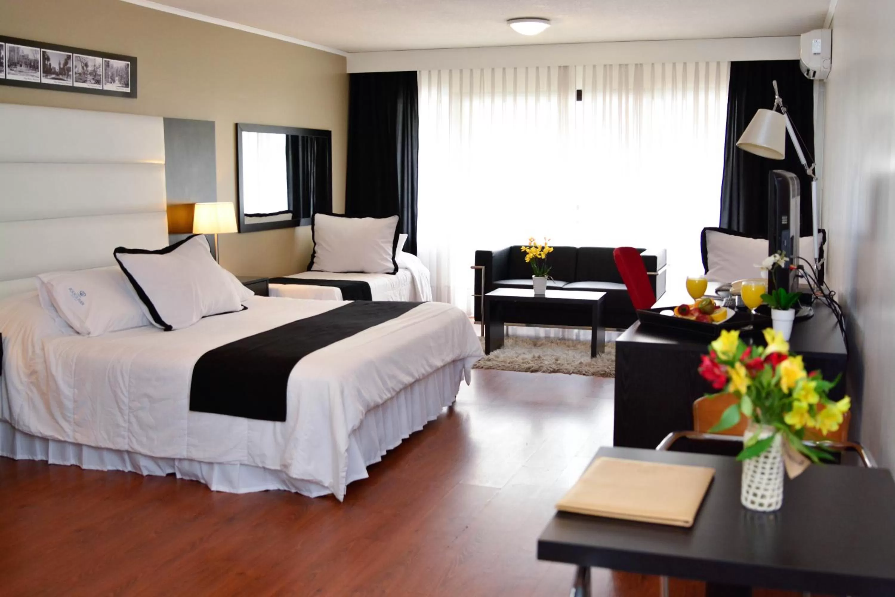 Photo of the whole room, Bed in Pocitos Plaza Hotel