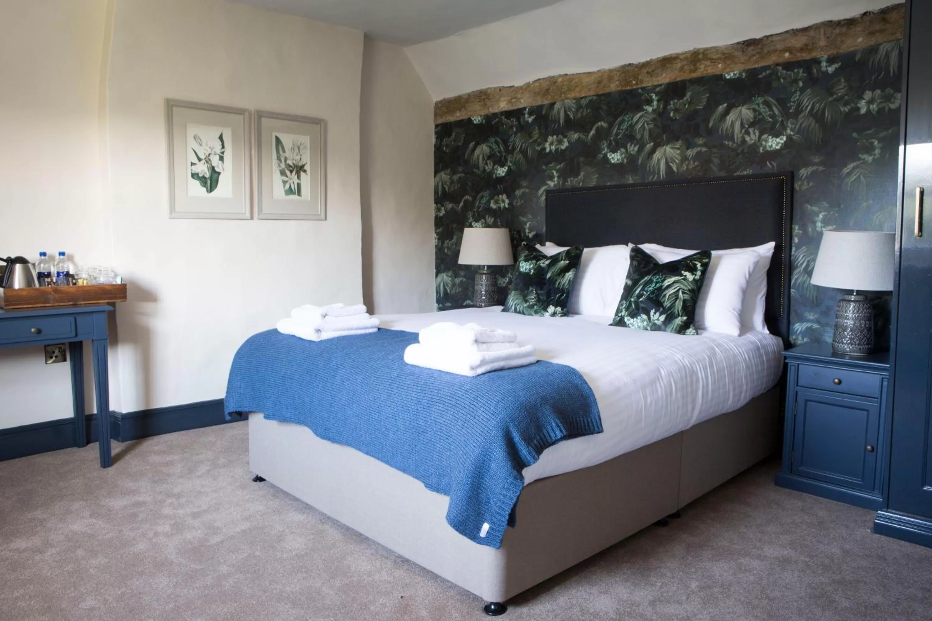 Bed in Wynnstay Arms, Ruabon, Wrexham