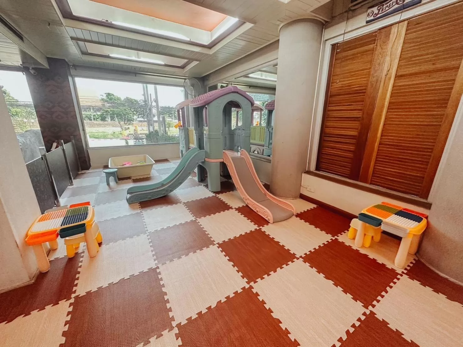 Children play ground in Hotel De Khuvieng