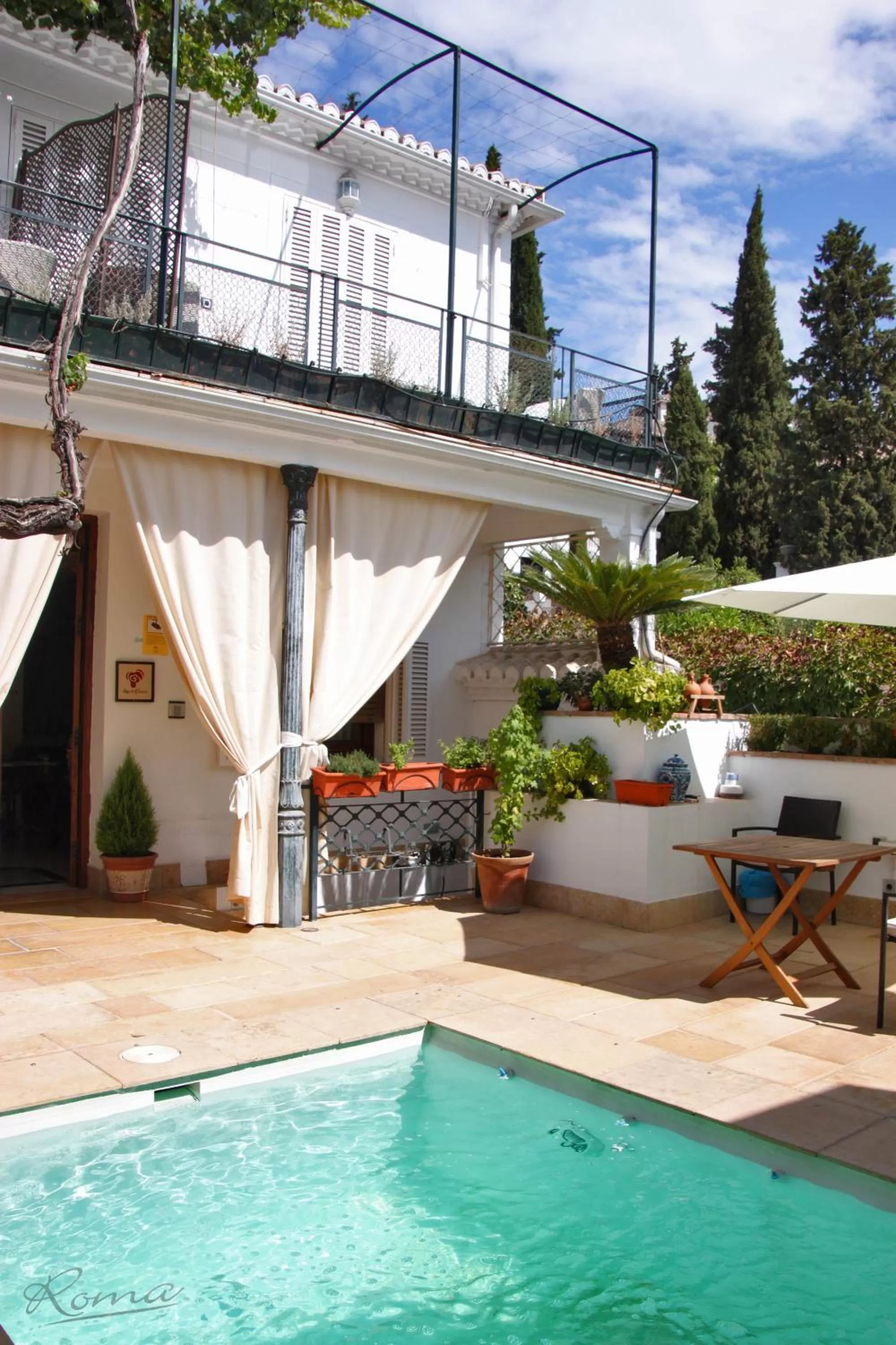 Facade/entrance in Suite Comares