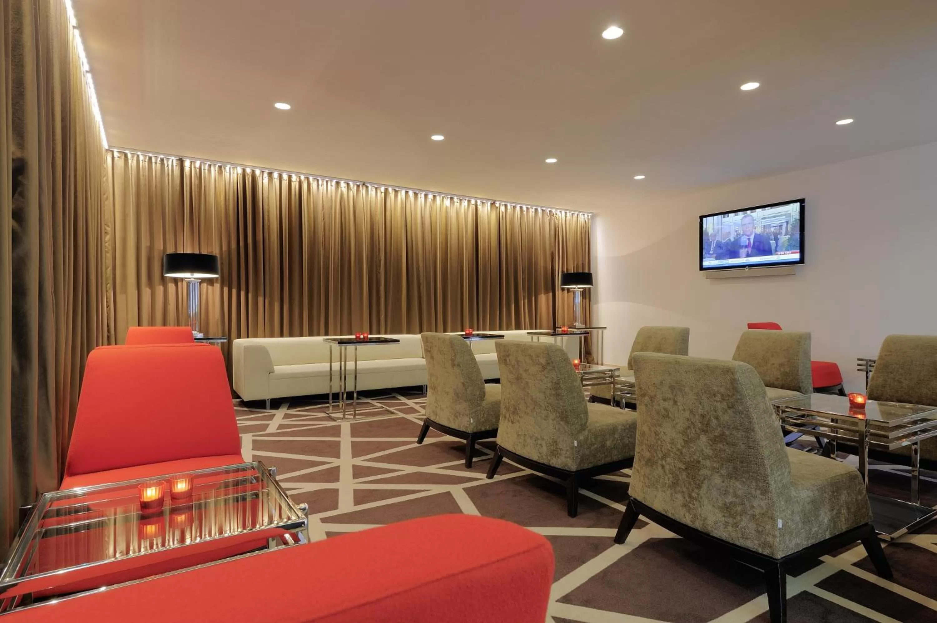 Lounge or bar in Radisson Blu Conference Hotel, Düsseldorf