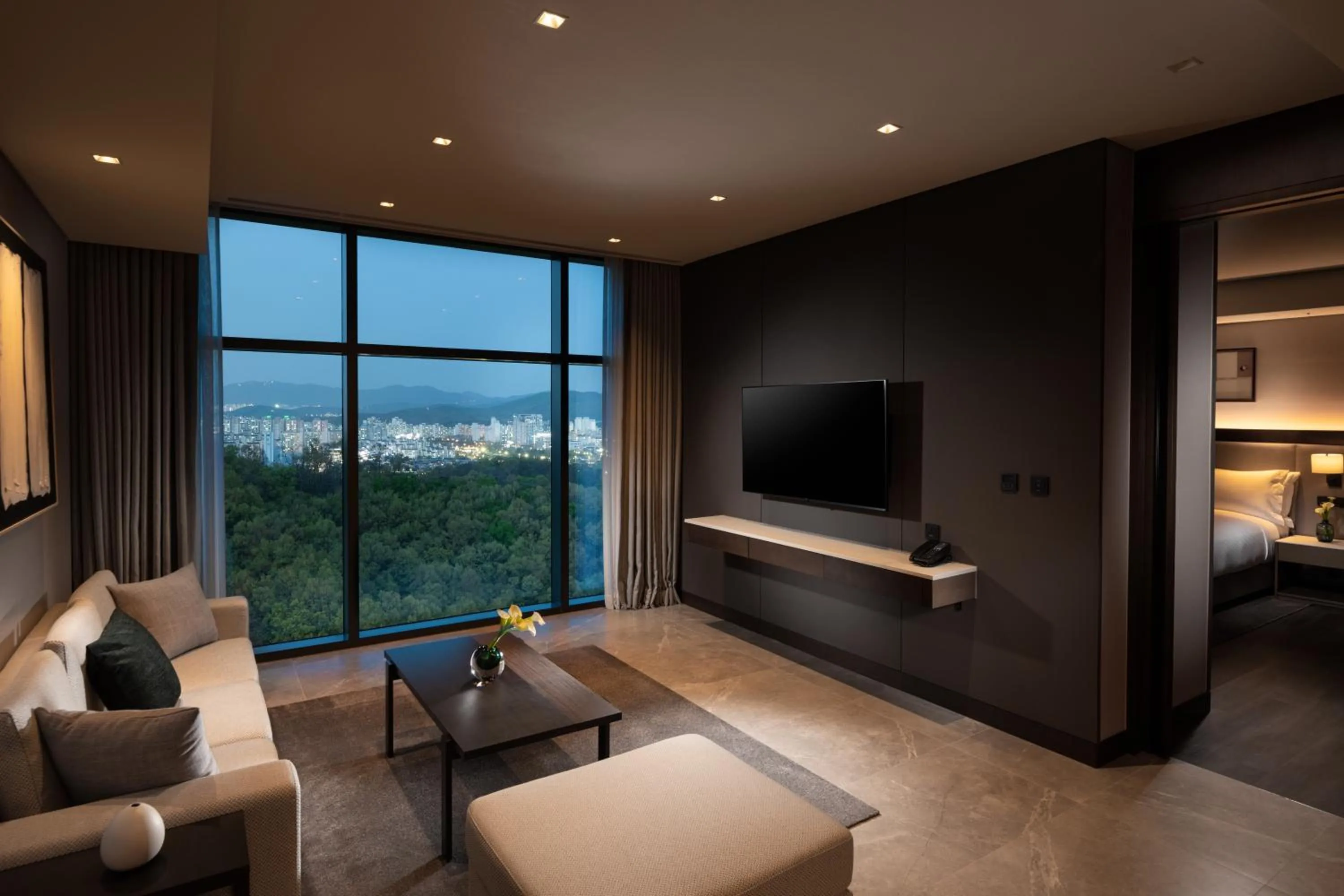 Living room, Bed in DoubleTree By Hilton Seoul Pangyo Residences