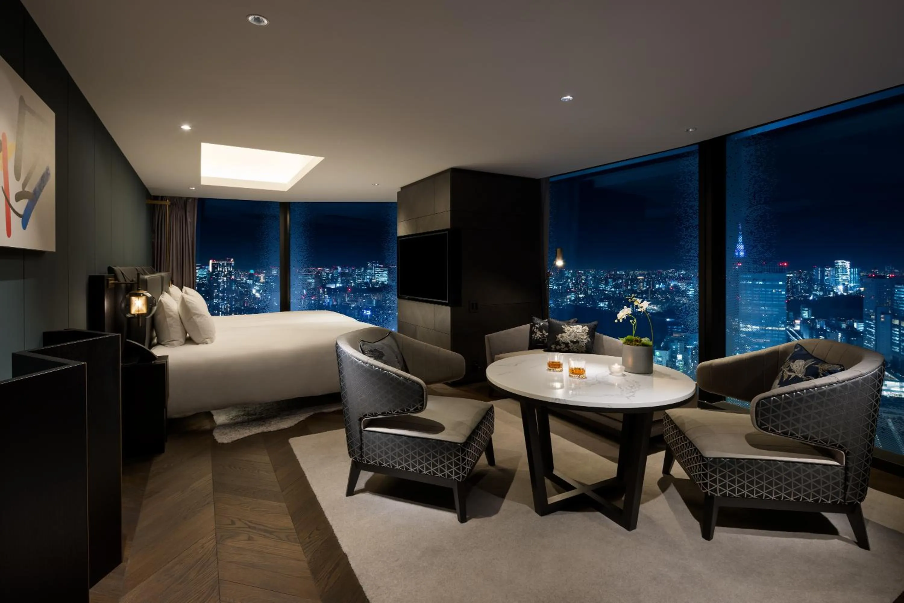 Seating area, Bed in BELLUSTAR TOKYO, A Pan Pacific Hotel