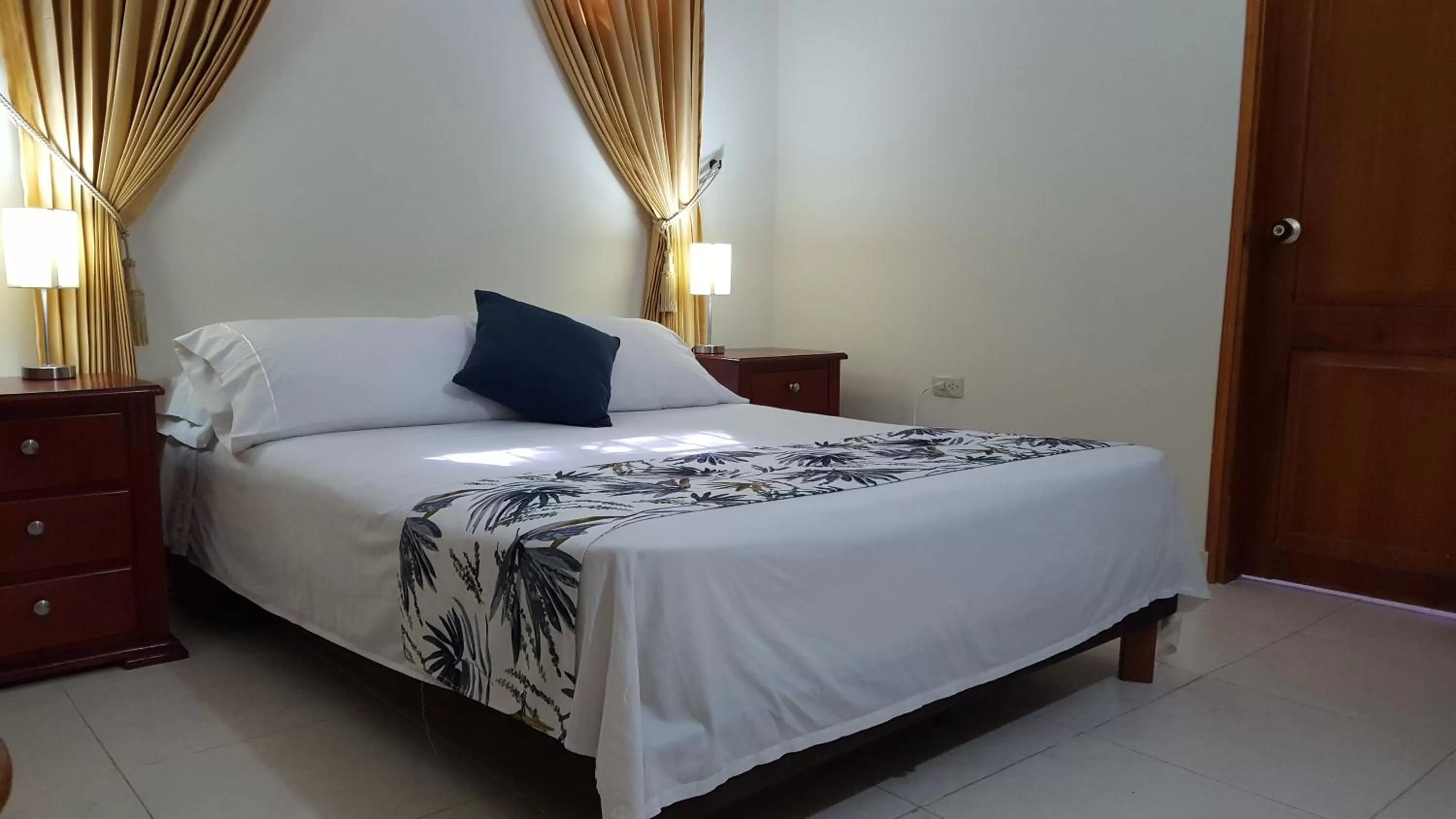 Bed in Hotel San Miguel Imperial