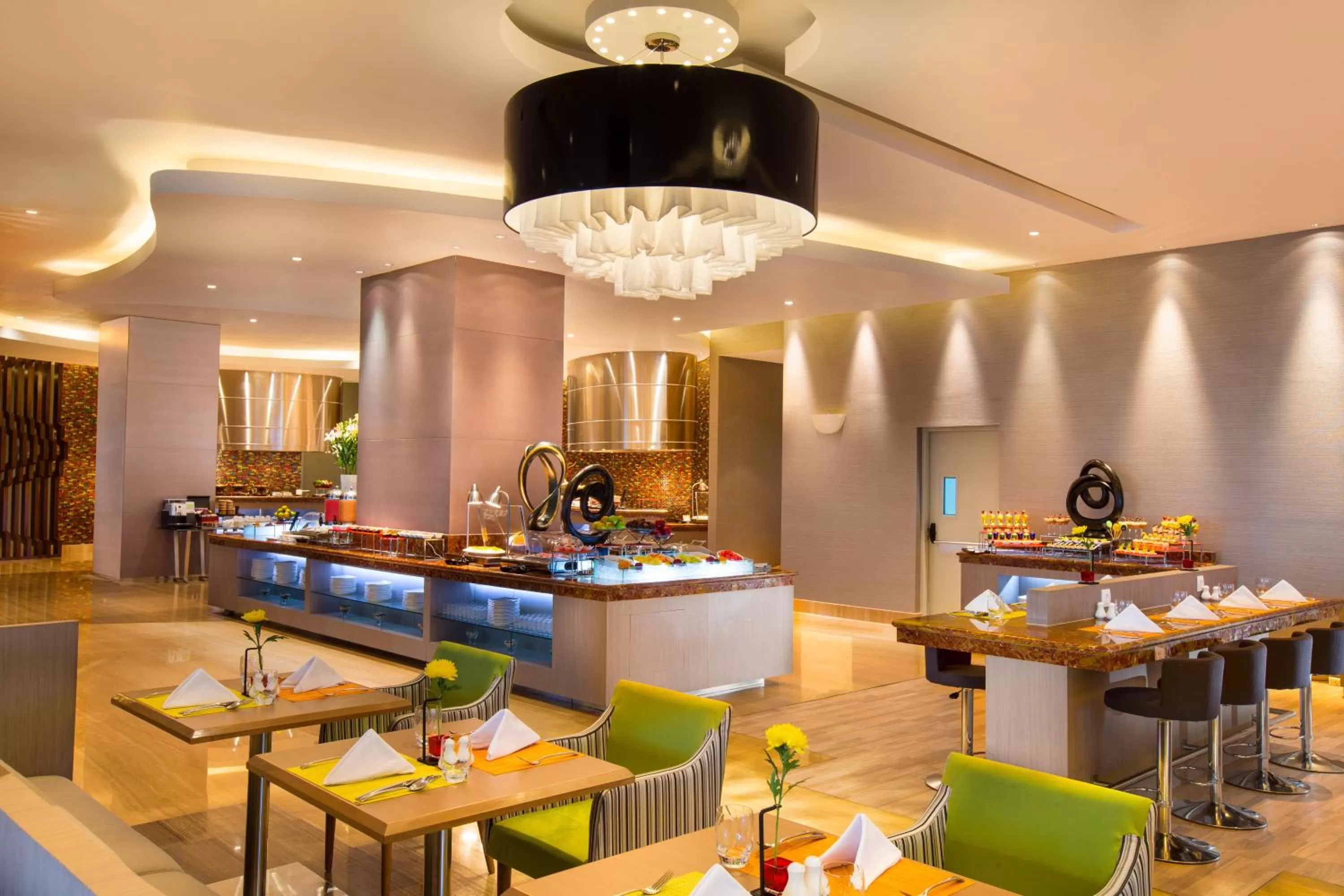 Restaurant/places to eat in Novotel Tangerang