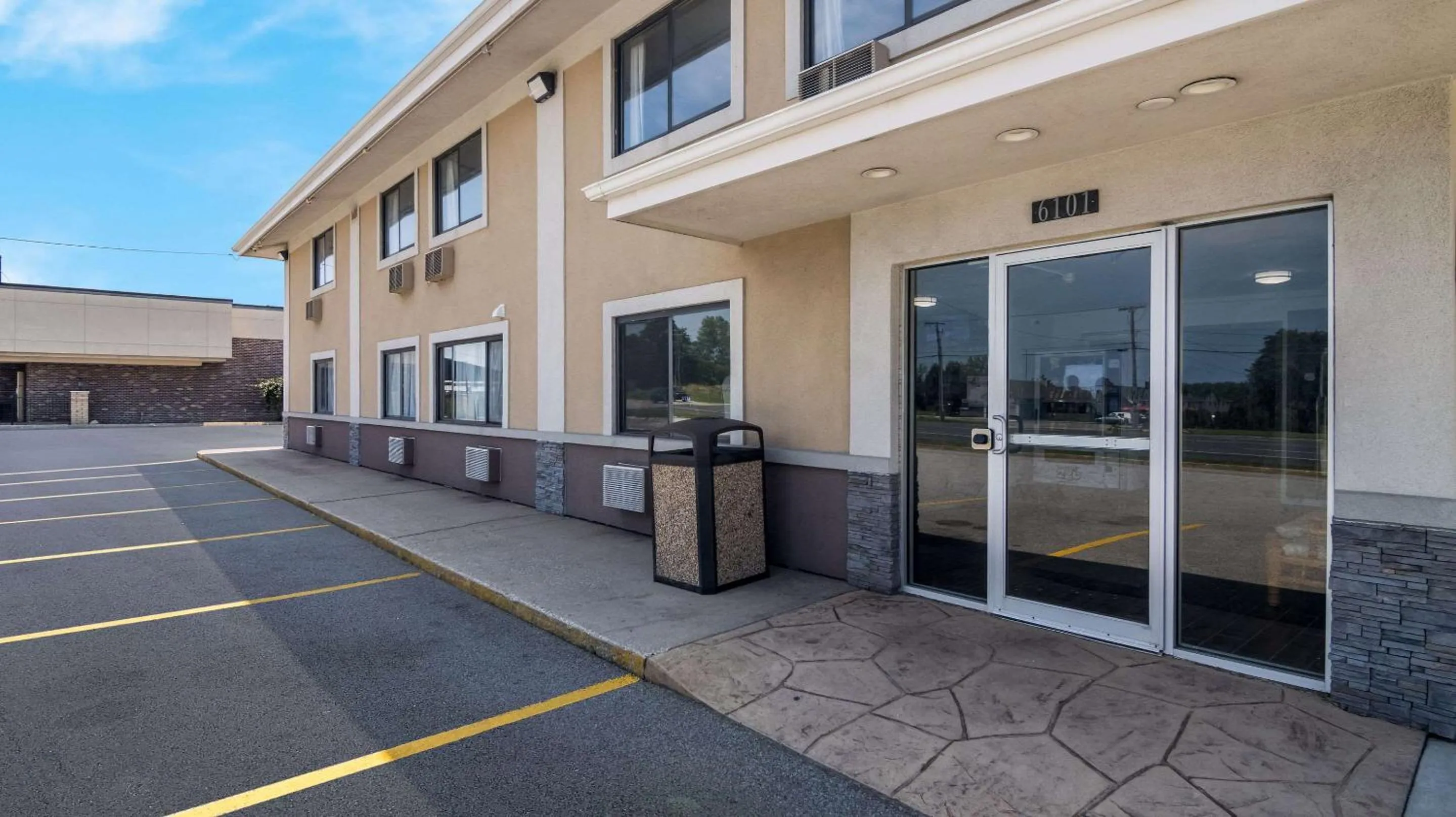 Property building in Suburban Studios Portage