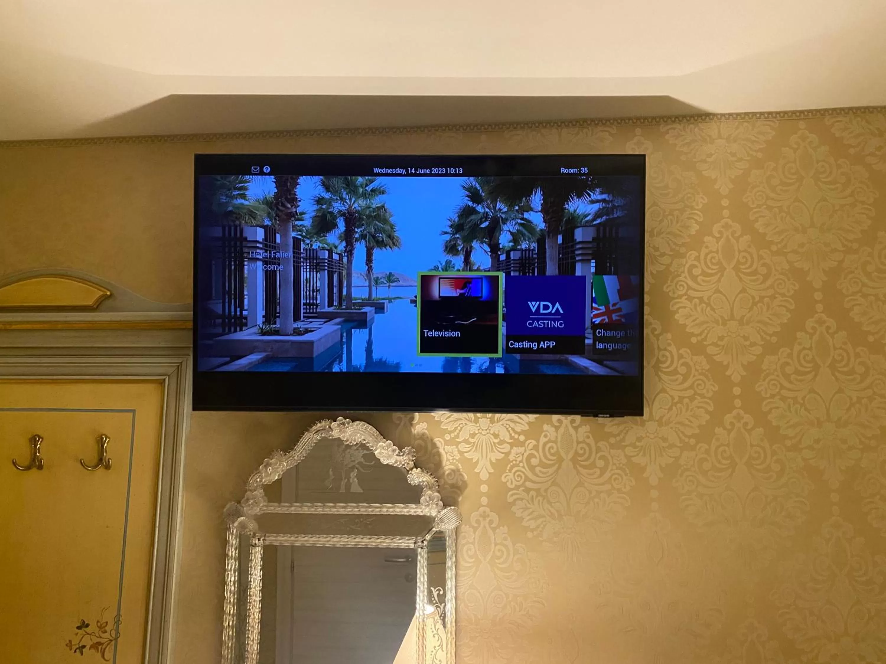 TV and multimedia in Hotel Falier