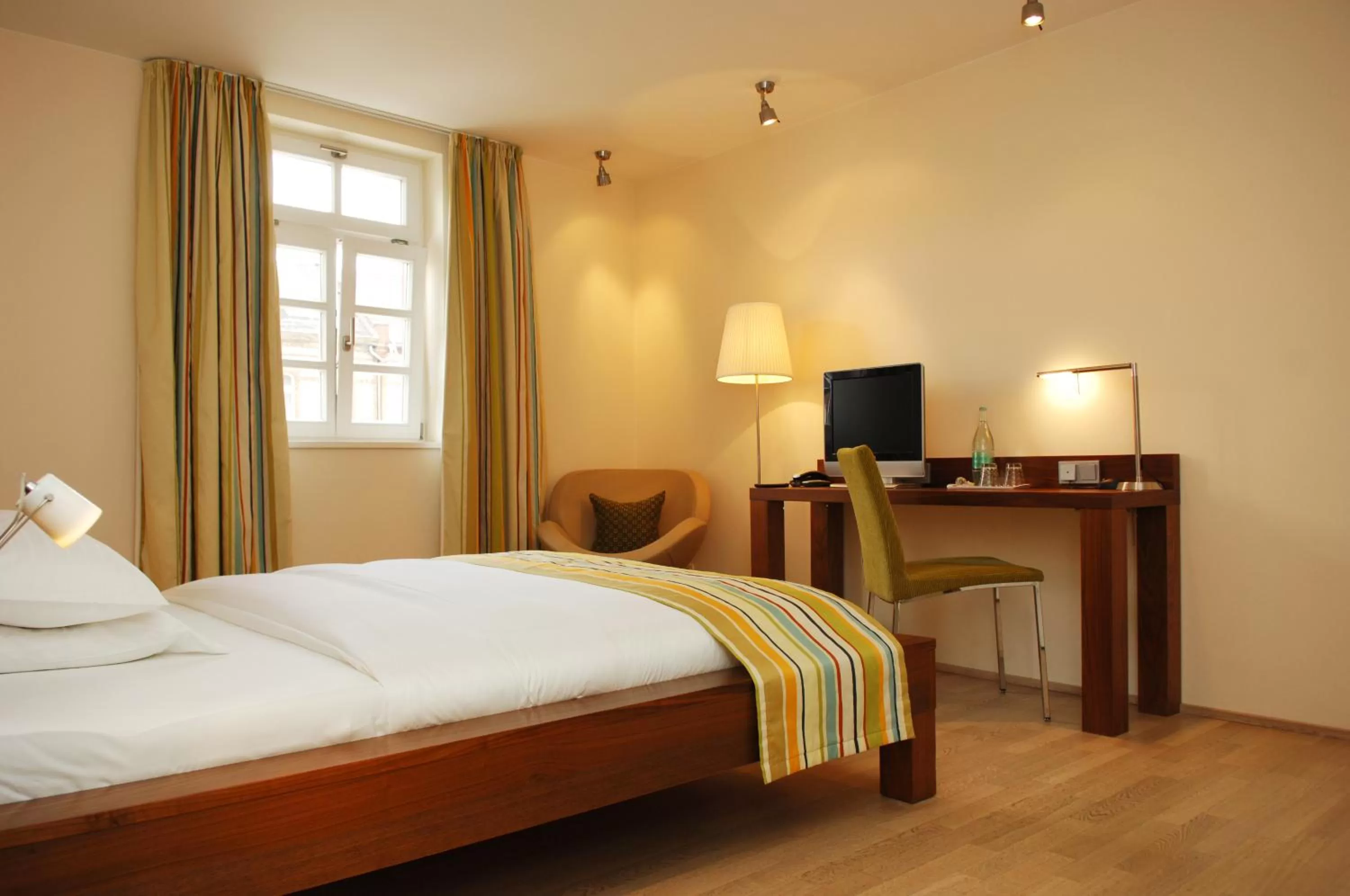 Photo of the whole room, Bed in Das Spritzenhaus