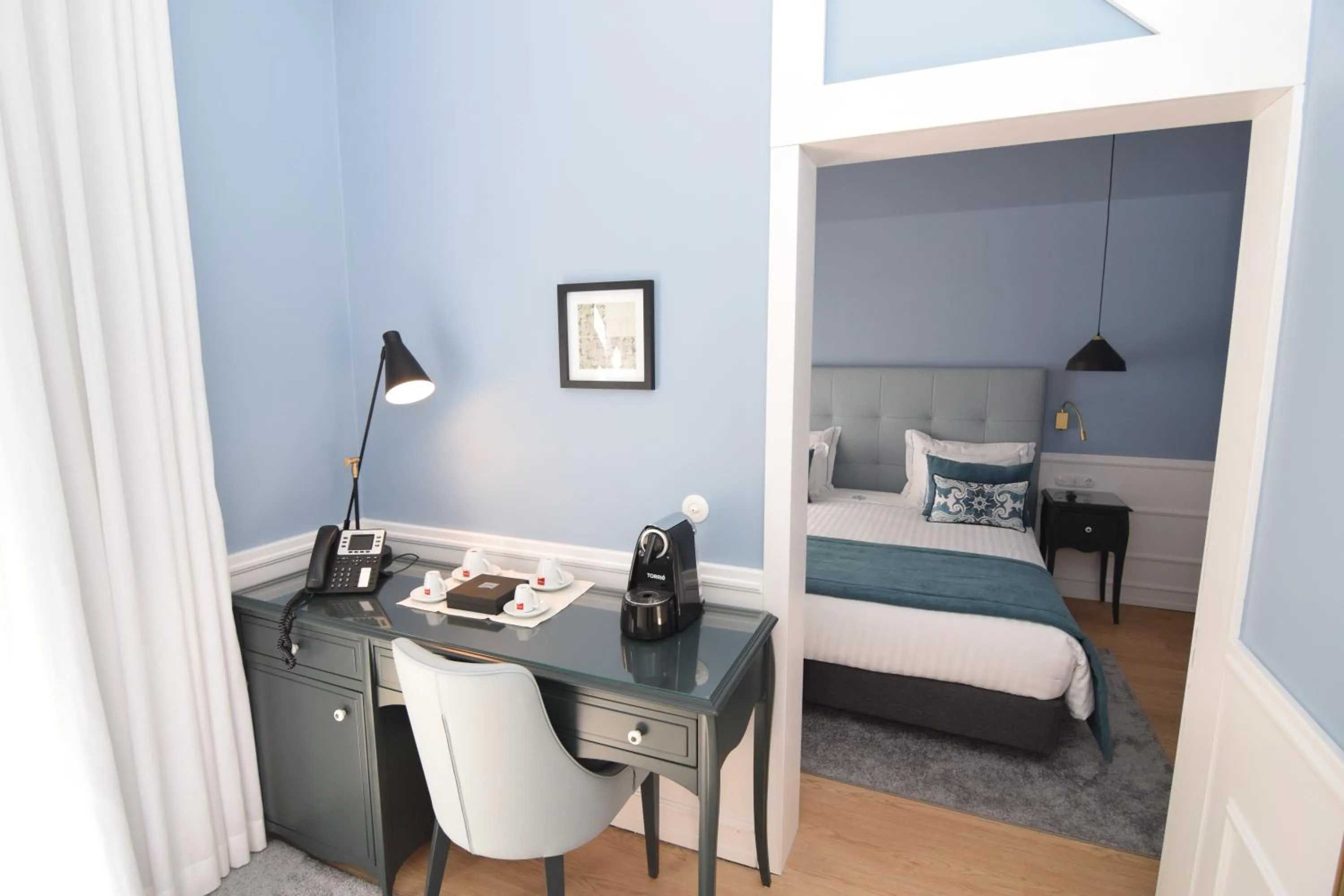 Coffee/tea facilities, Bed in Hotel Florescente