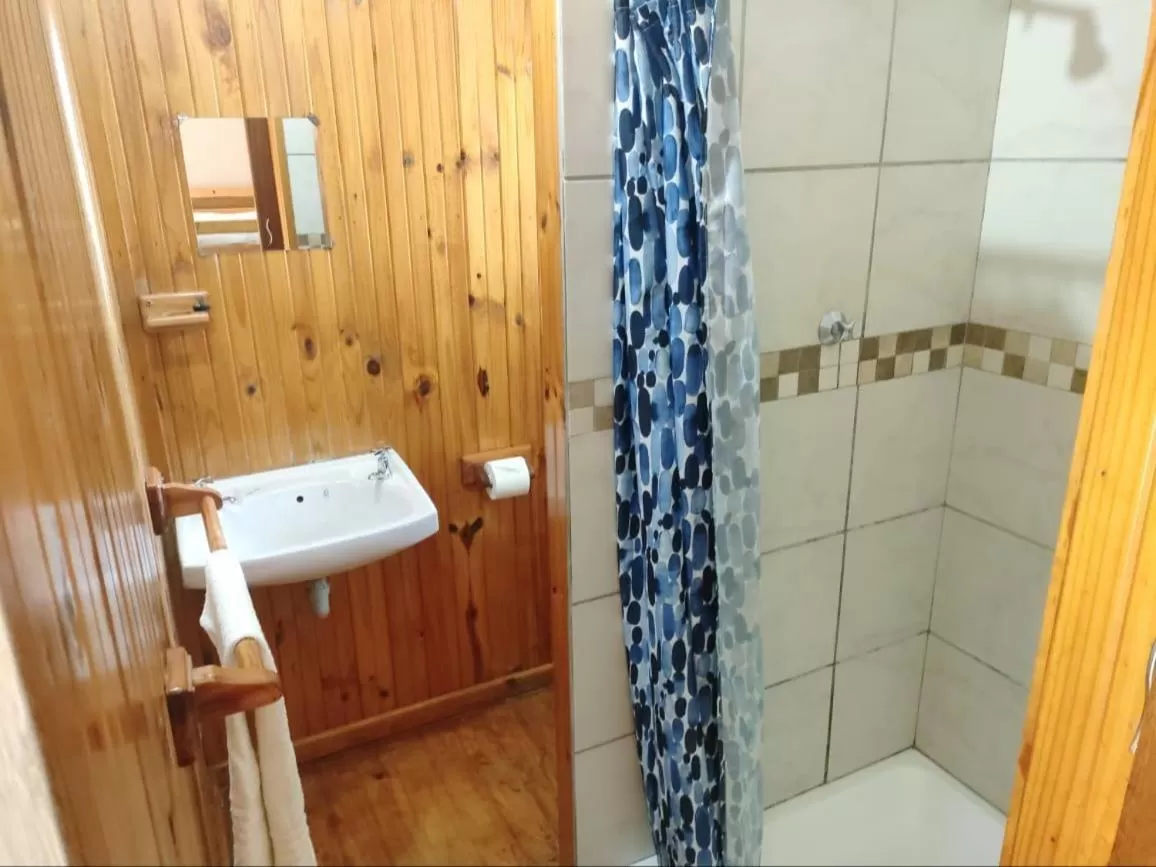 Bathroom in Blue Mountain Farm Lodge, Cabins & Cottages