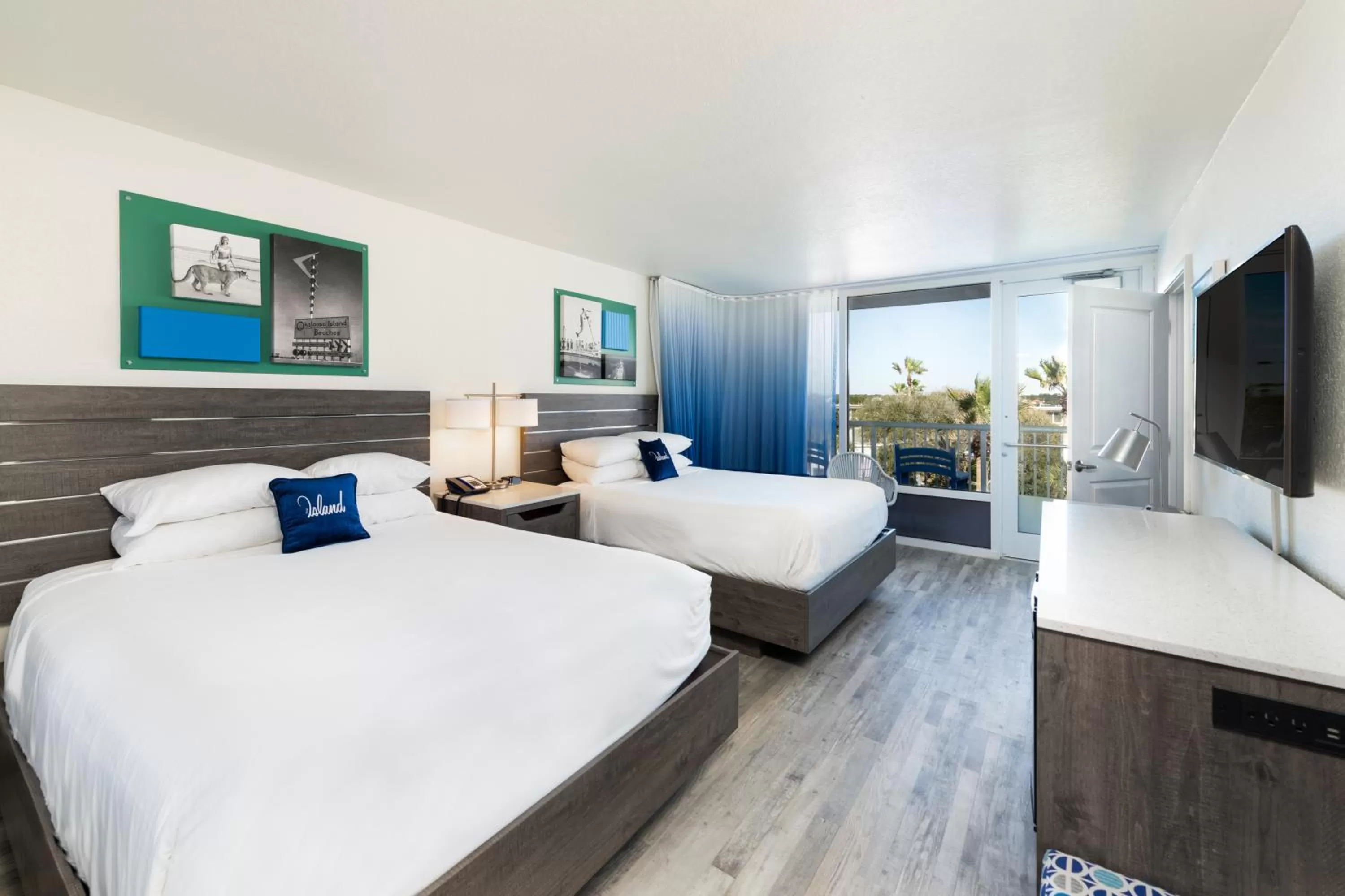 View (from property/room), Bed in The Island Resort at Fort Walton Beach