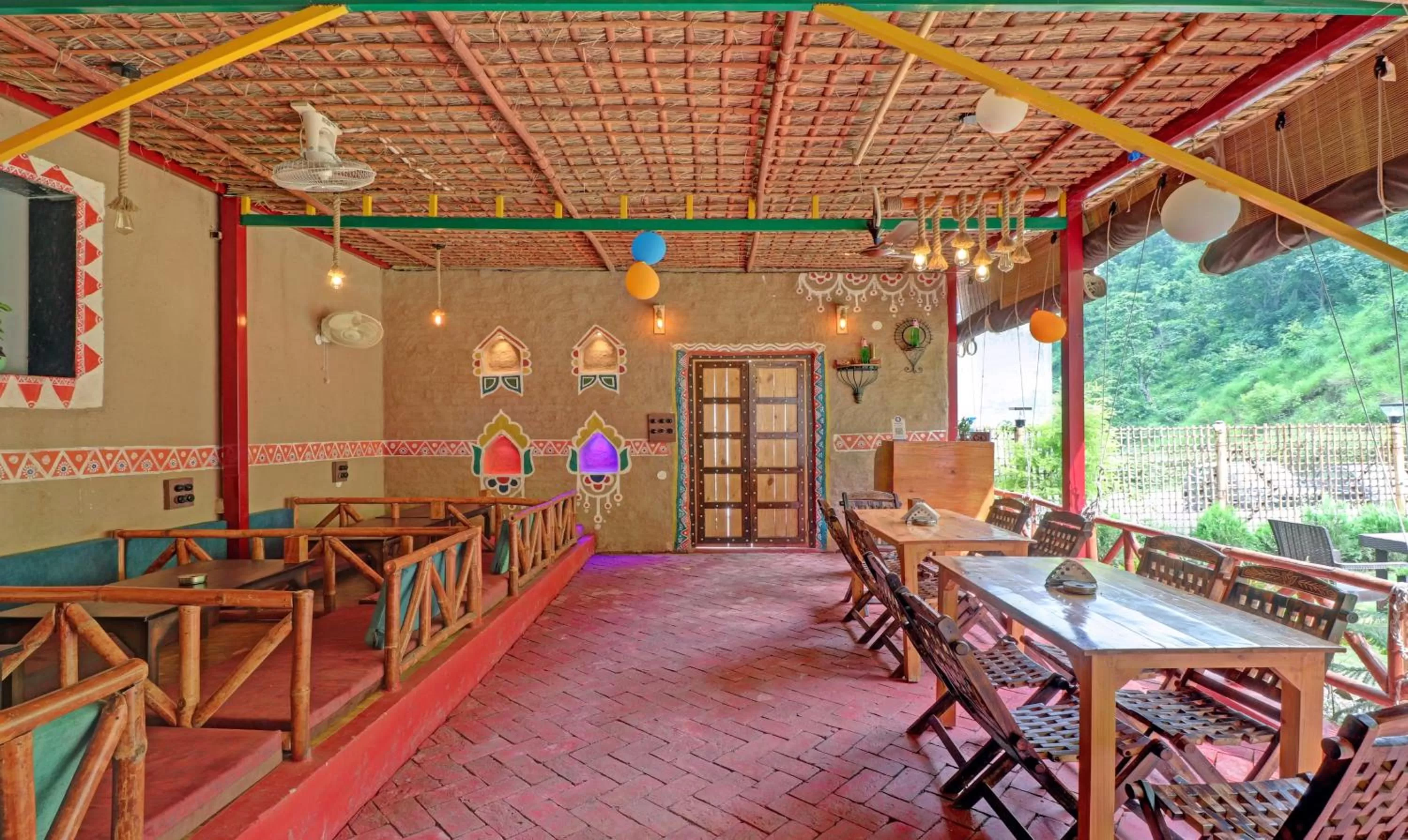 Restaurant/places to eat in Hotel Hidden Delight Rishikesh