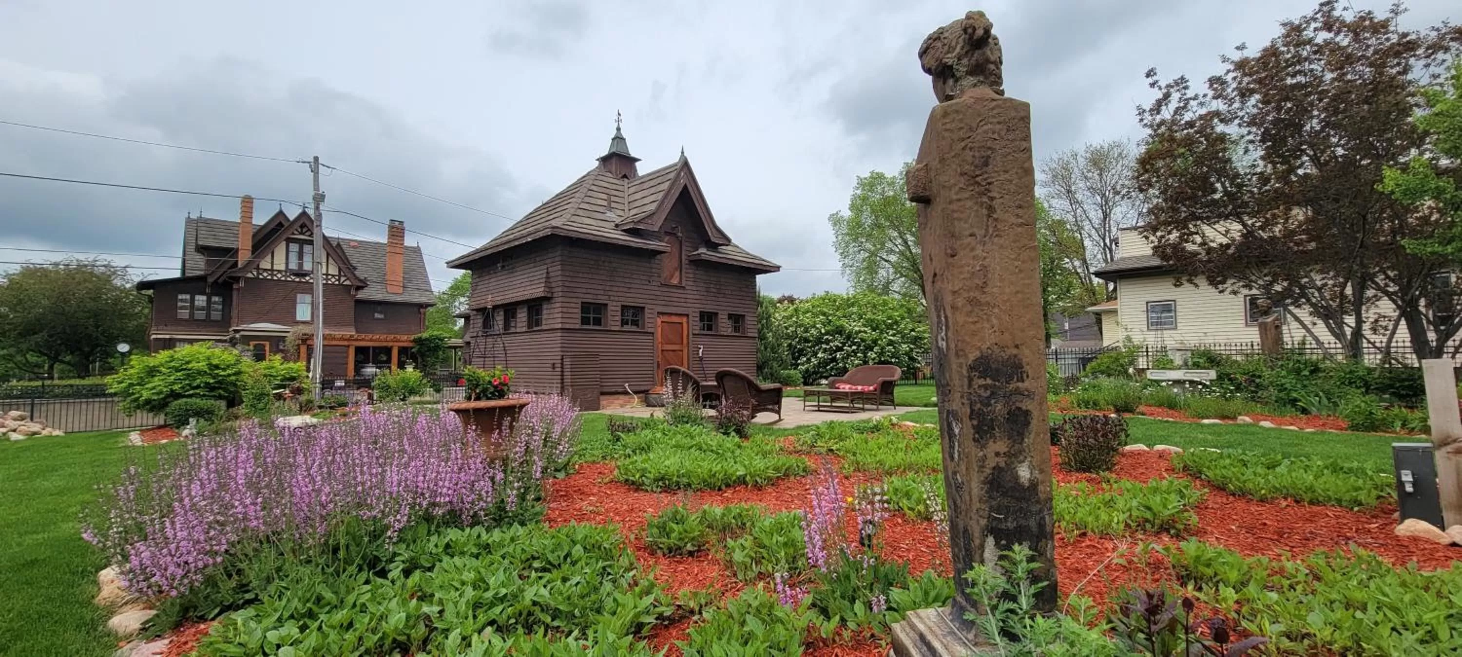 Garden, Property Building in Chocolate Mansion