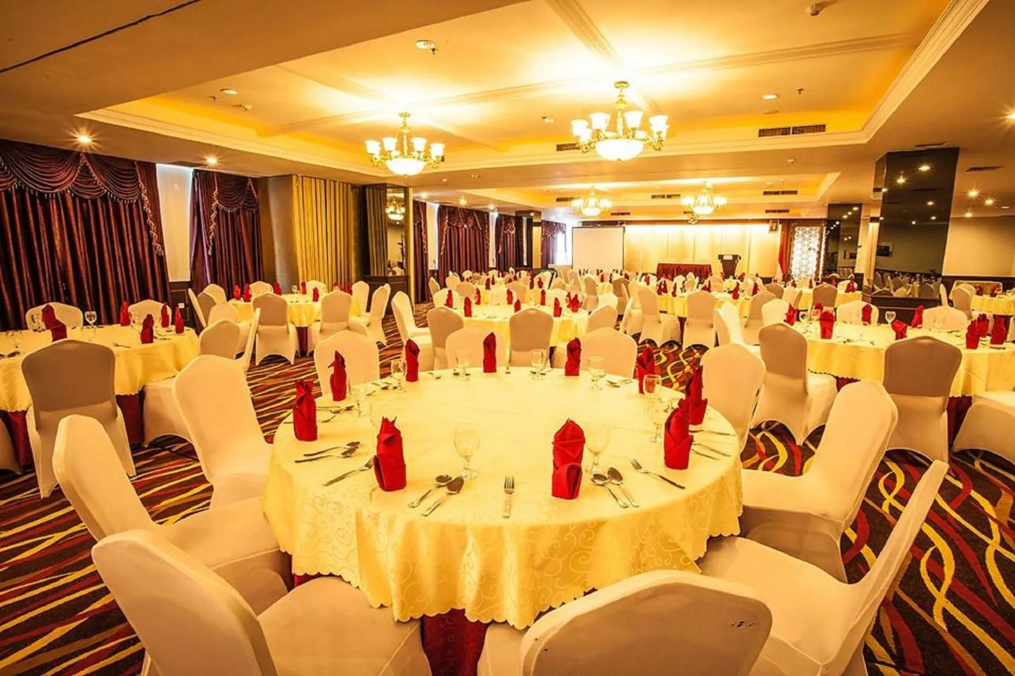 Property building in King's Hotel Nagoya Batam