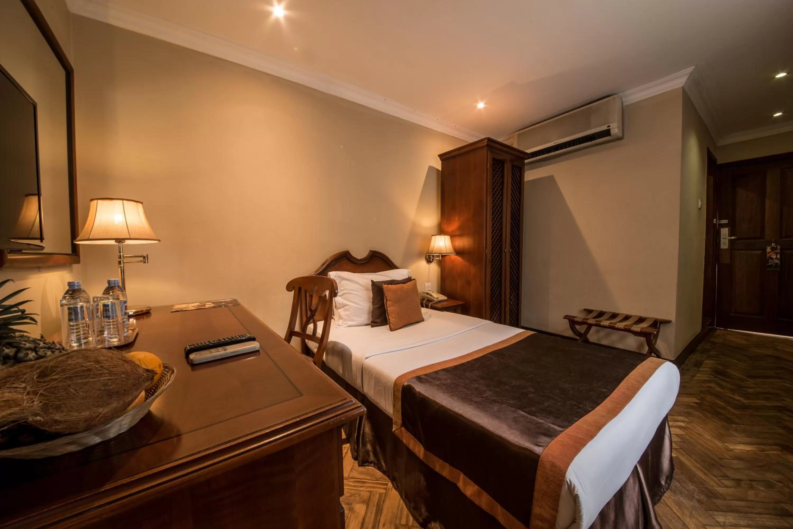 Photo of the whole room, Bed in Speke Hotel 1996 Ltd