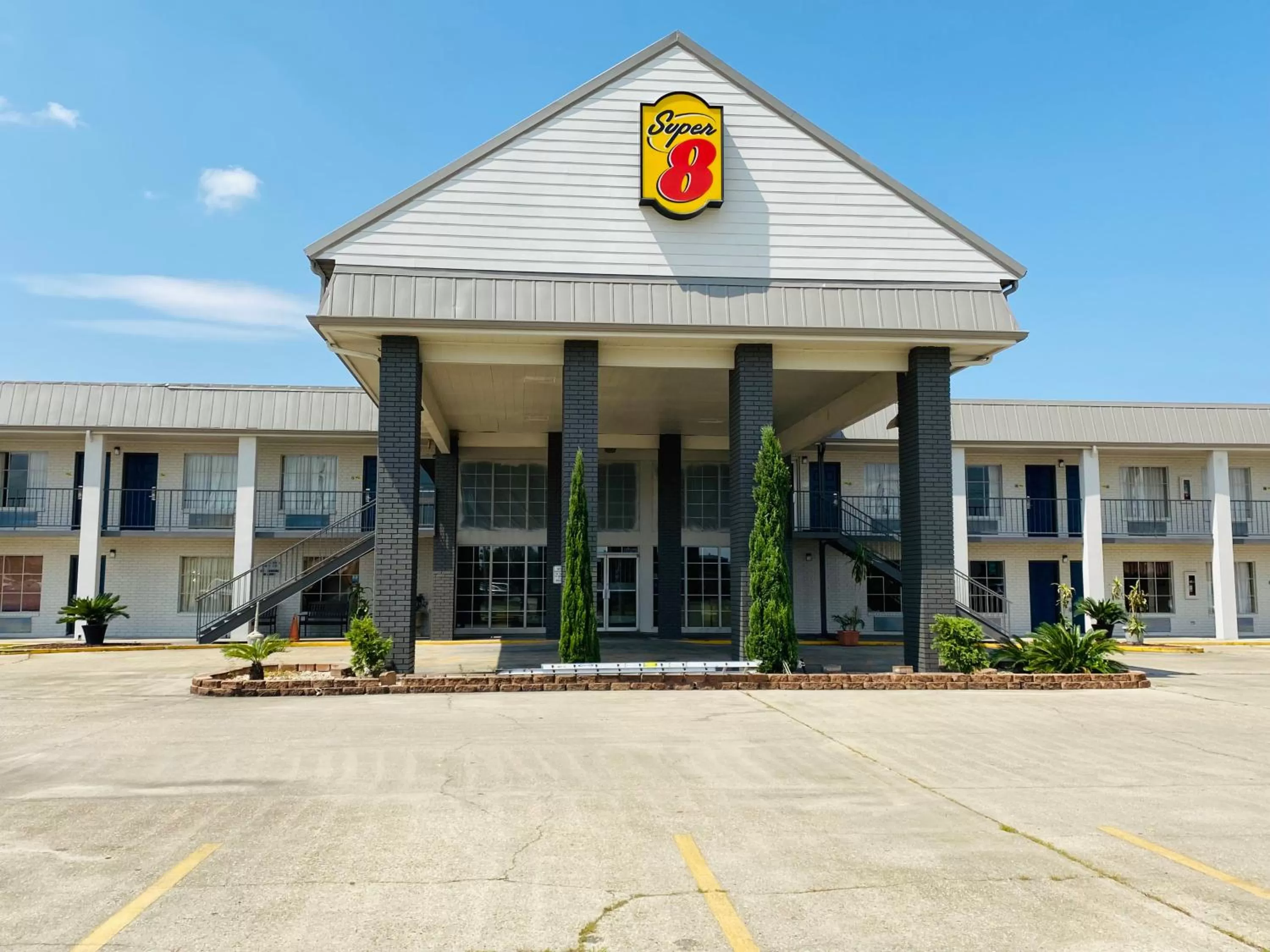 Property building in Super 8 by Wyndham New Iberia