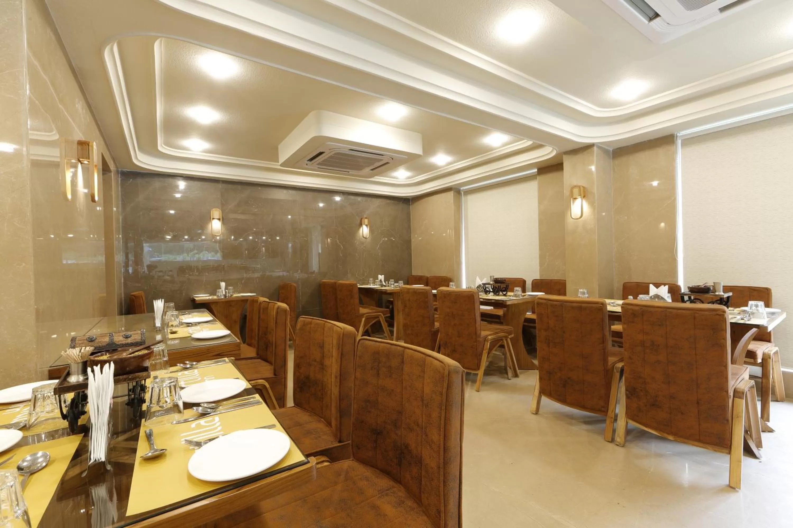 Restaurant/places to eat in Artilla Inn