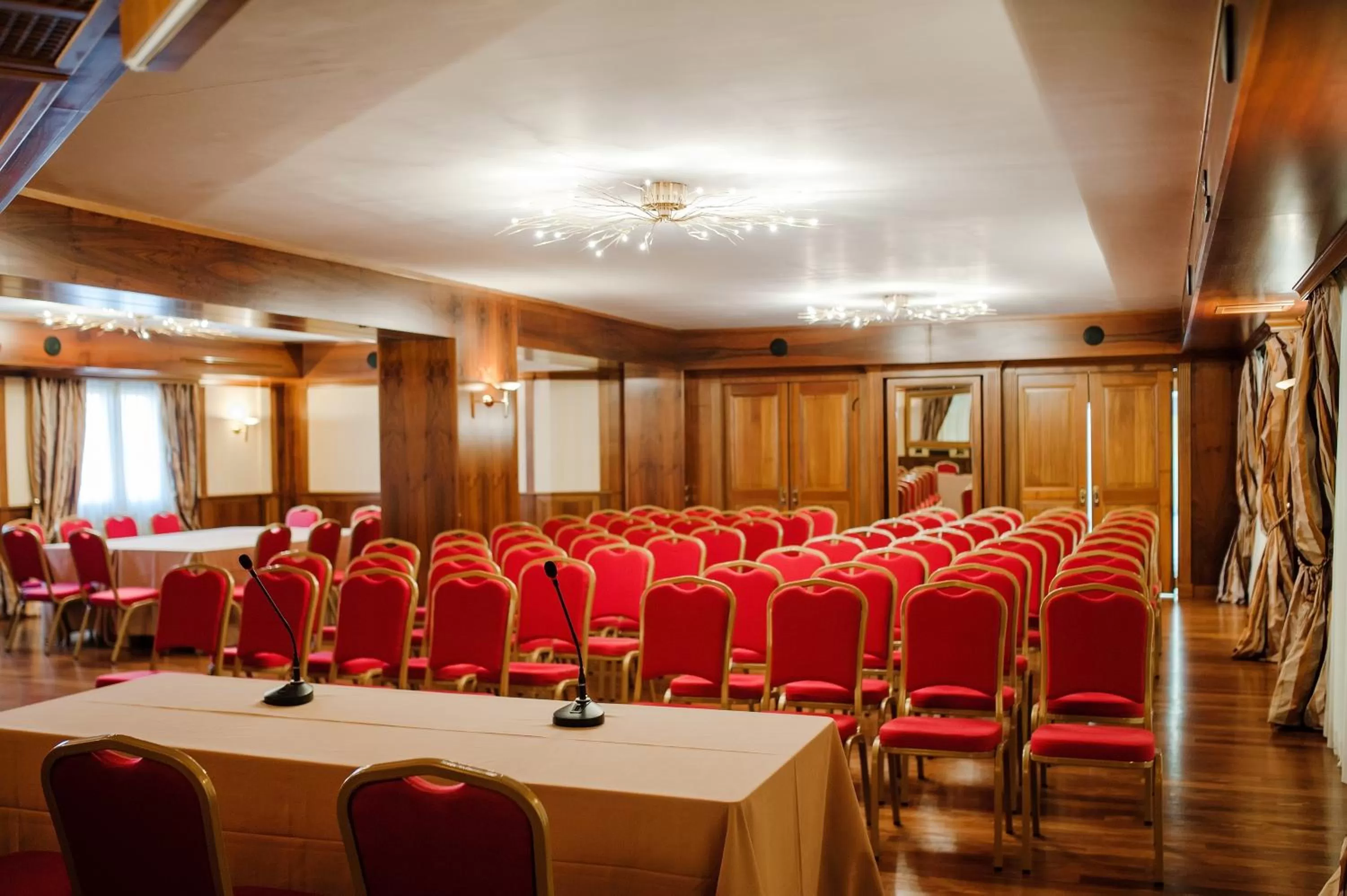 Business facilities in Hotel Villa Traiano