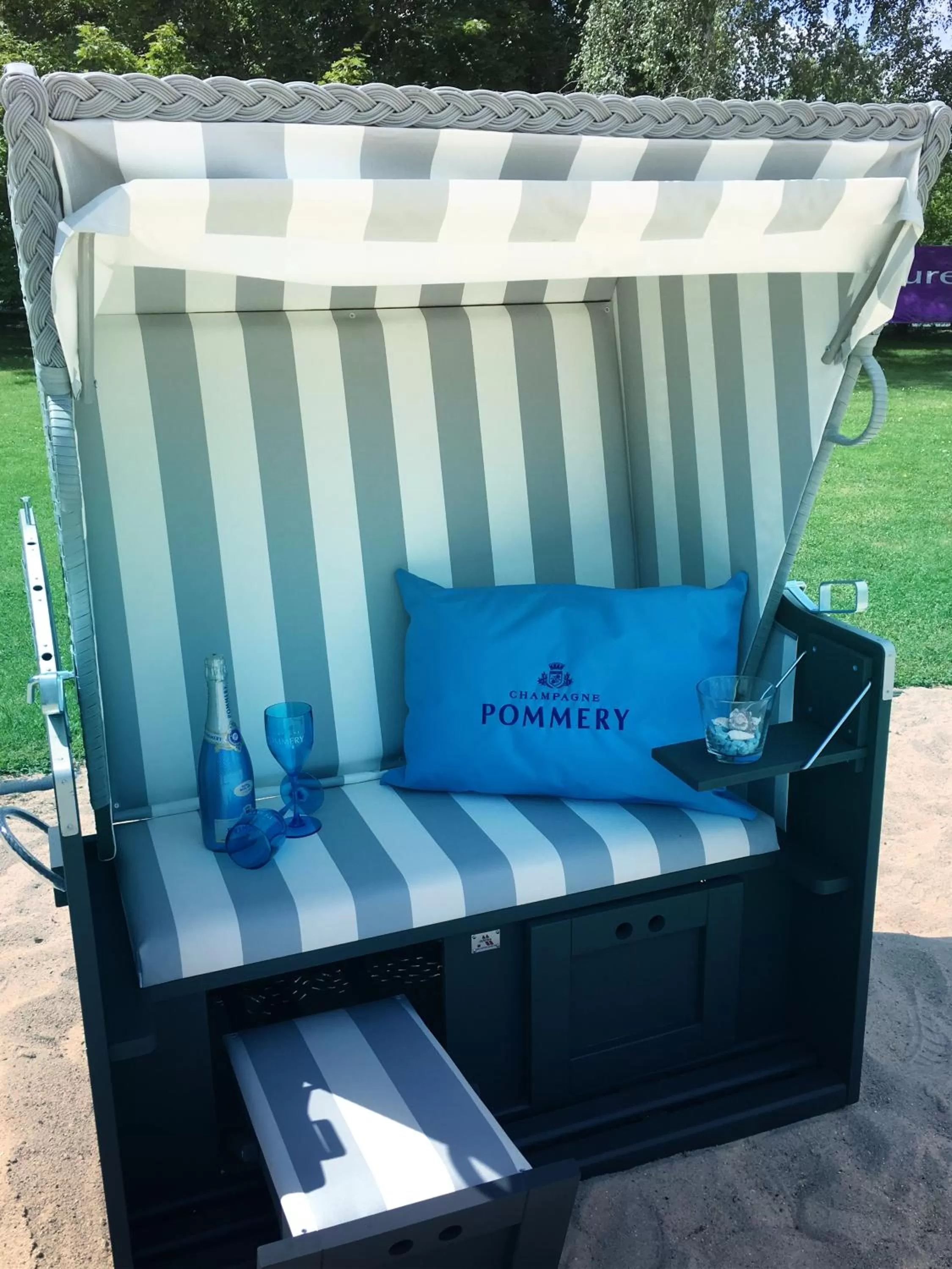 Swimming pool in Mercure Hotel Frankfurt Eschborn Ost