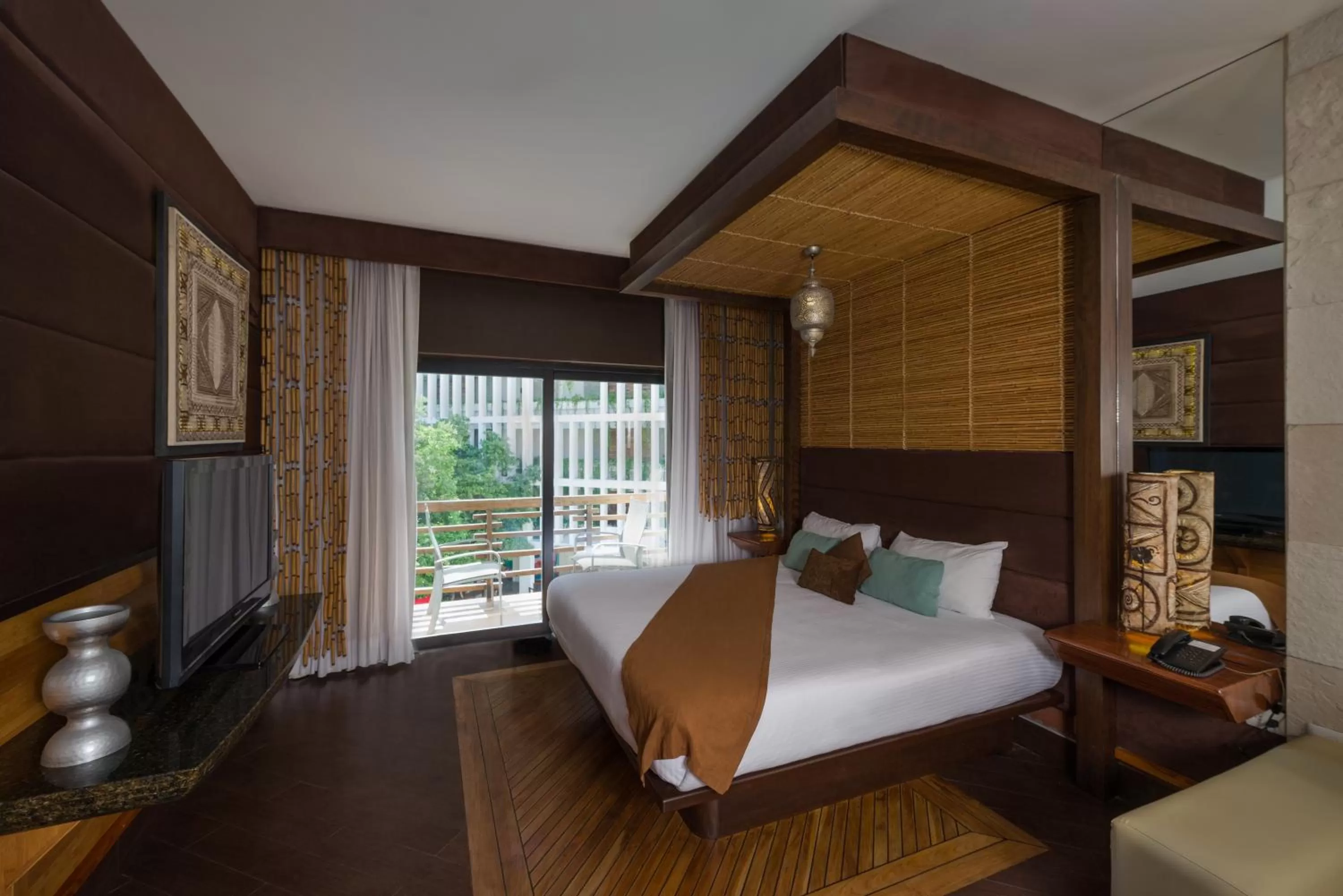 Photo of the whole room, Bed in La Divina by Aldea Thai