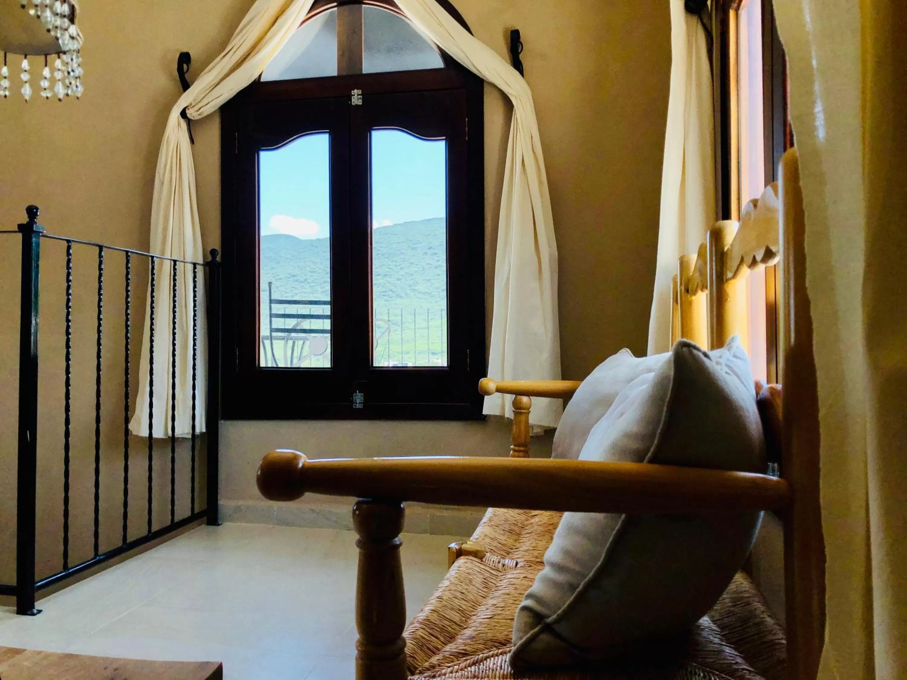 Living room in Hotel Carretas by Rotamundos