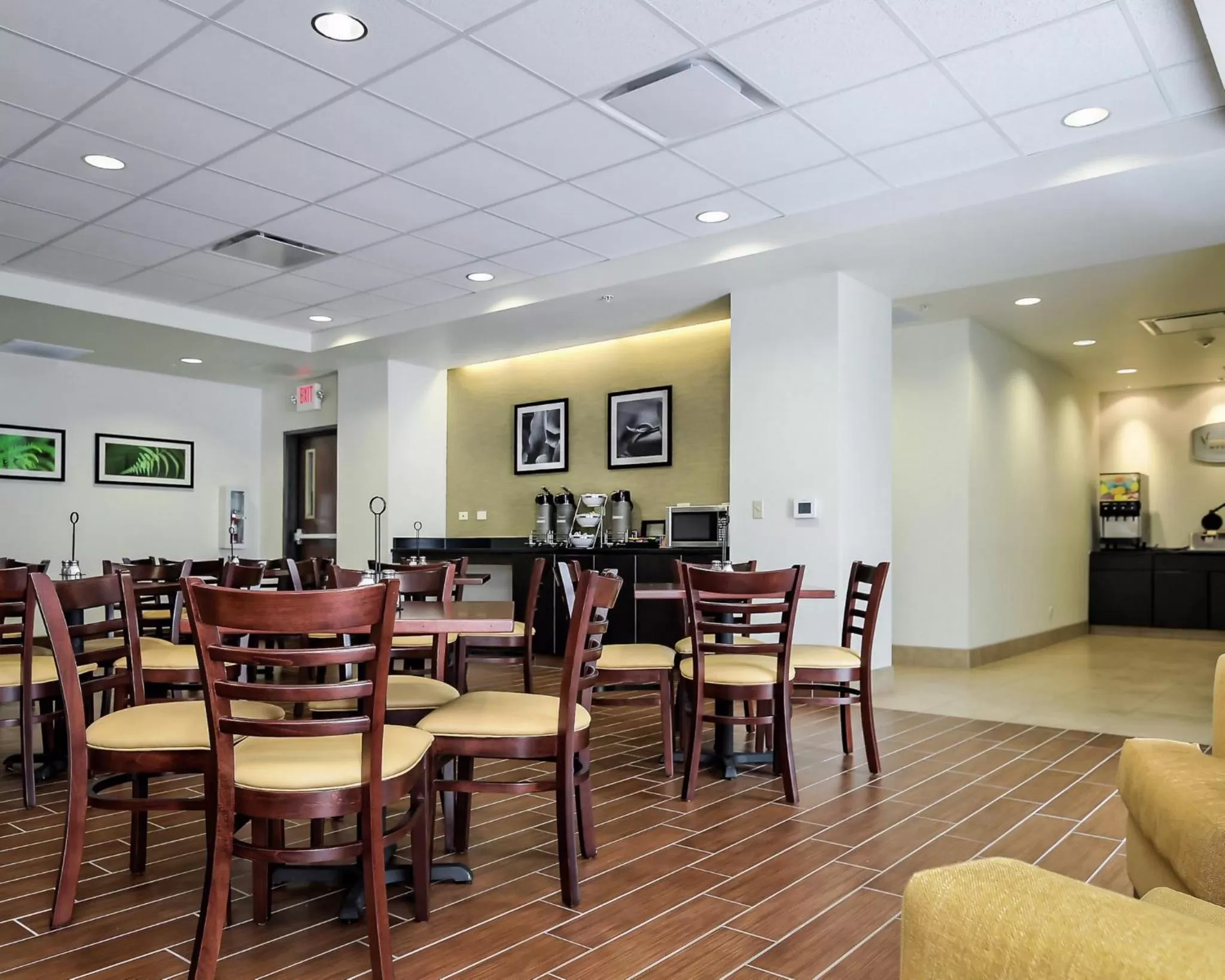 Breakfast in Sleep Inn & Suites Fort Scott