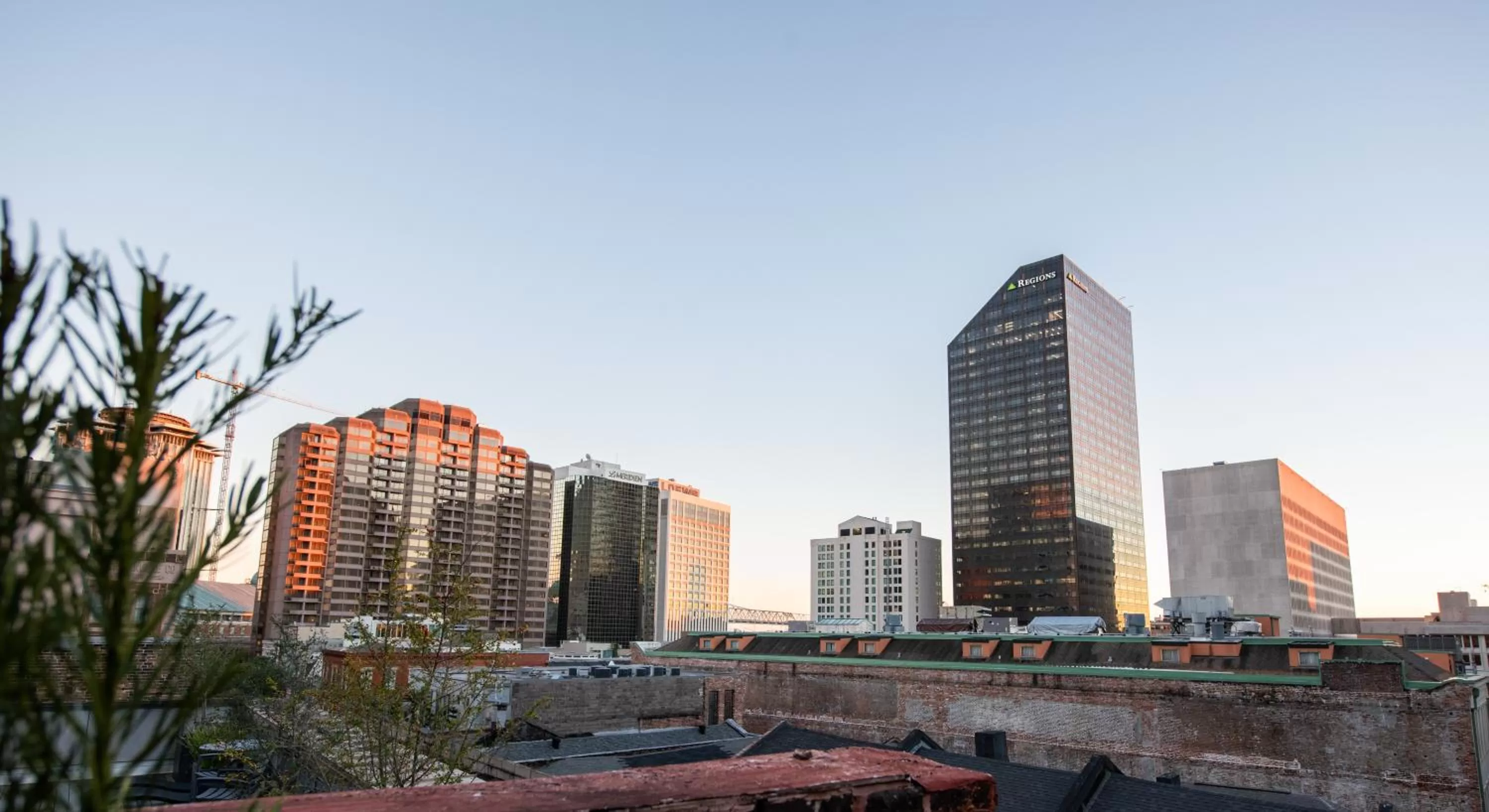 Patio in Hotel Theo New Orleans, Tapestry Collection by Hilton