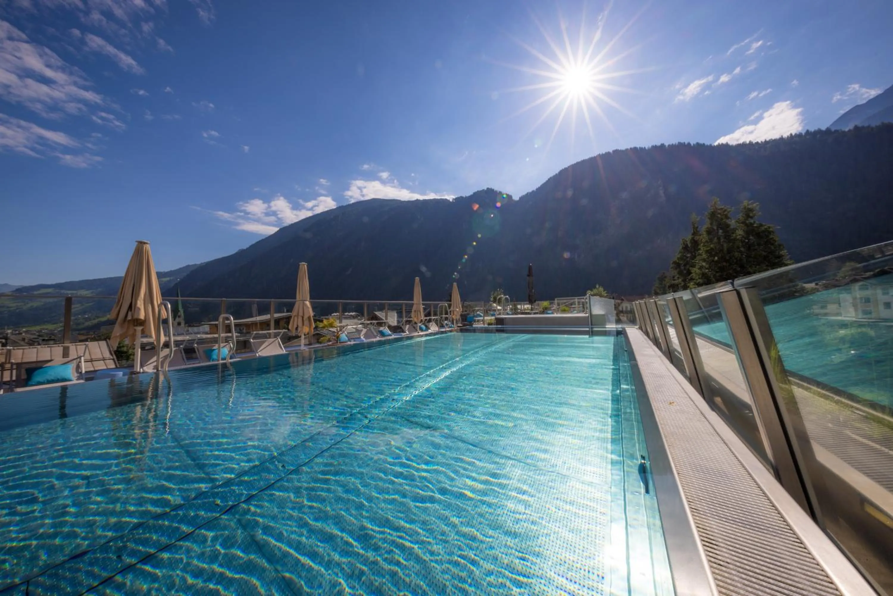 Swimming pool in MANNI das Hotel