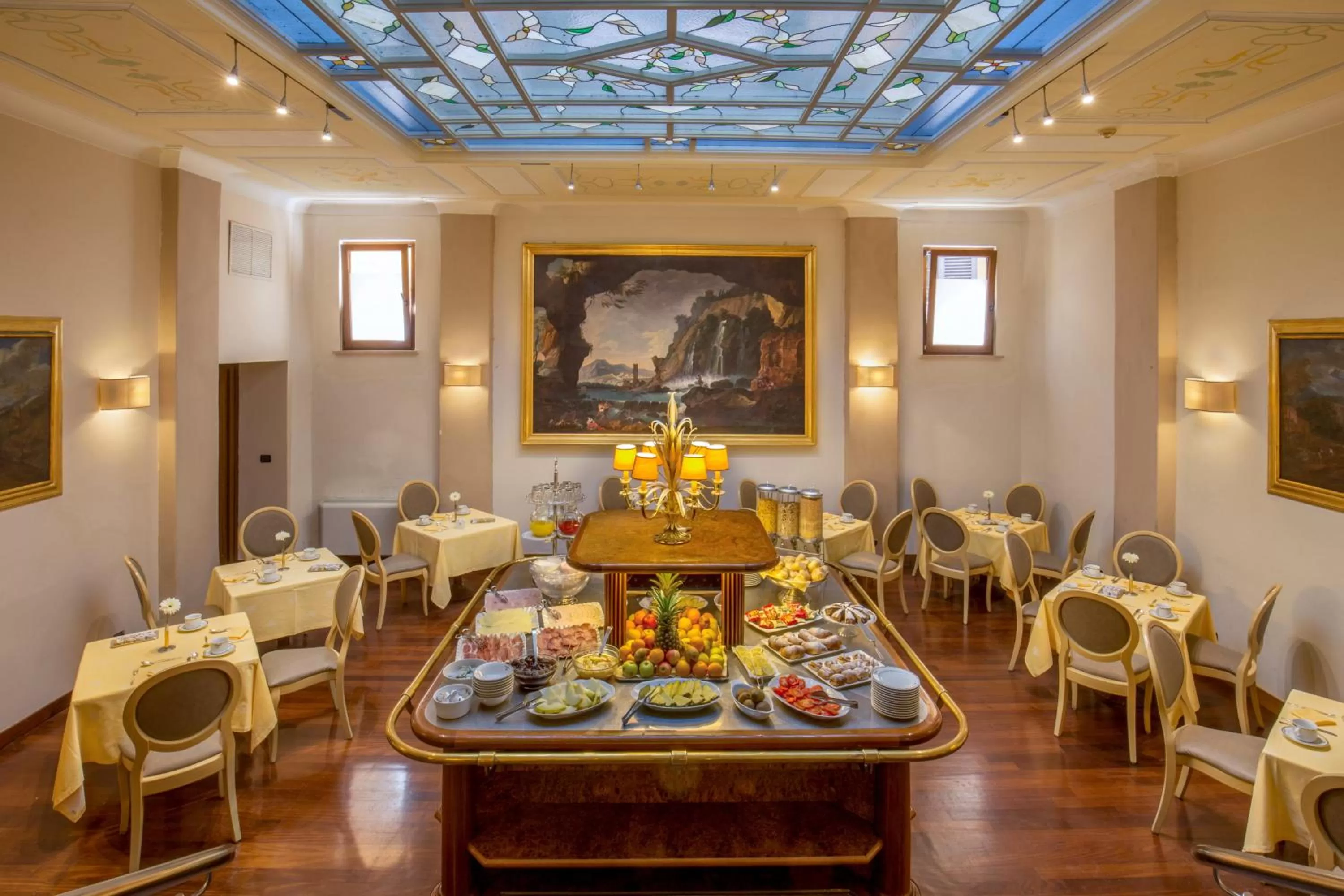 Restaurant/places to eat in La Residenza