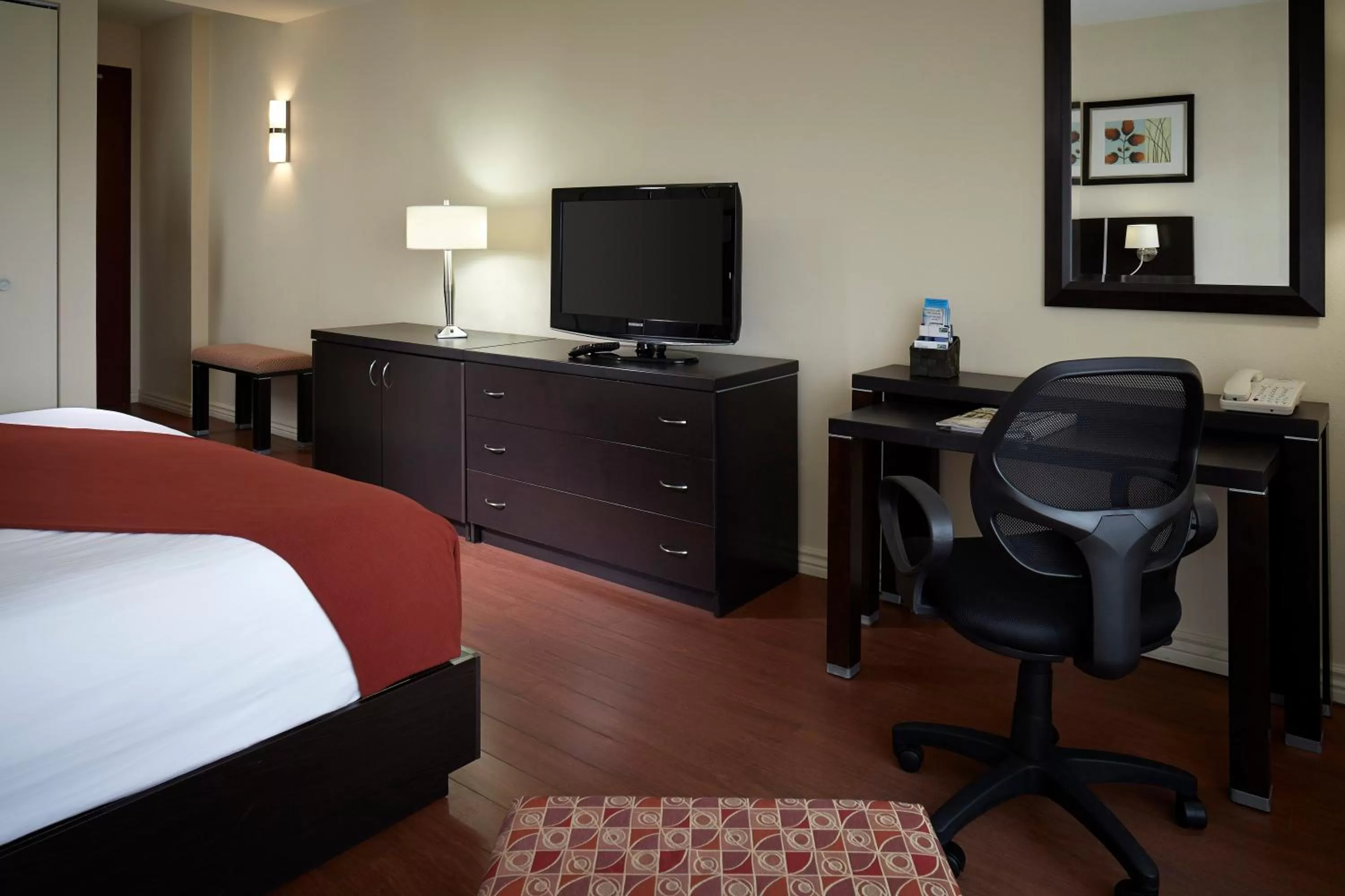 Photo of the whole room, Bed in Holiday Inn & Suites Montreal Airport by IHG