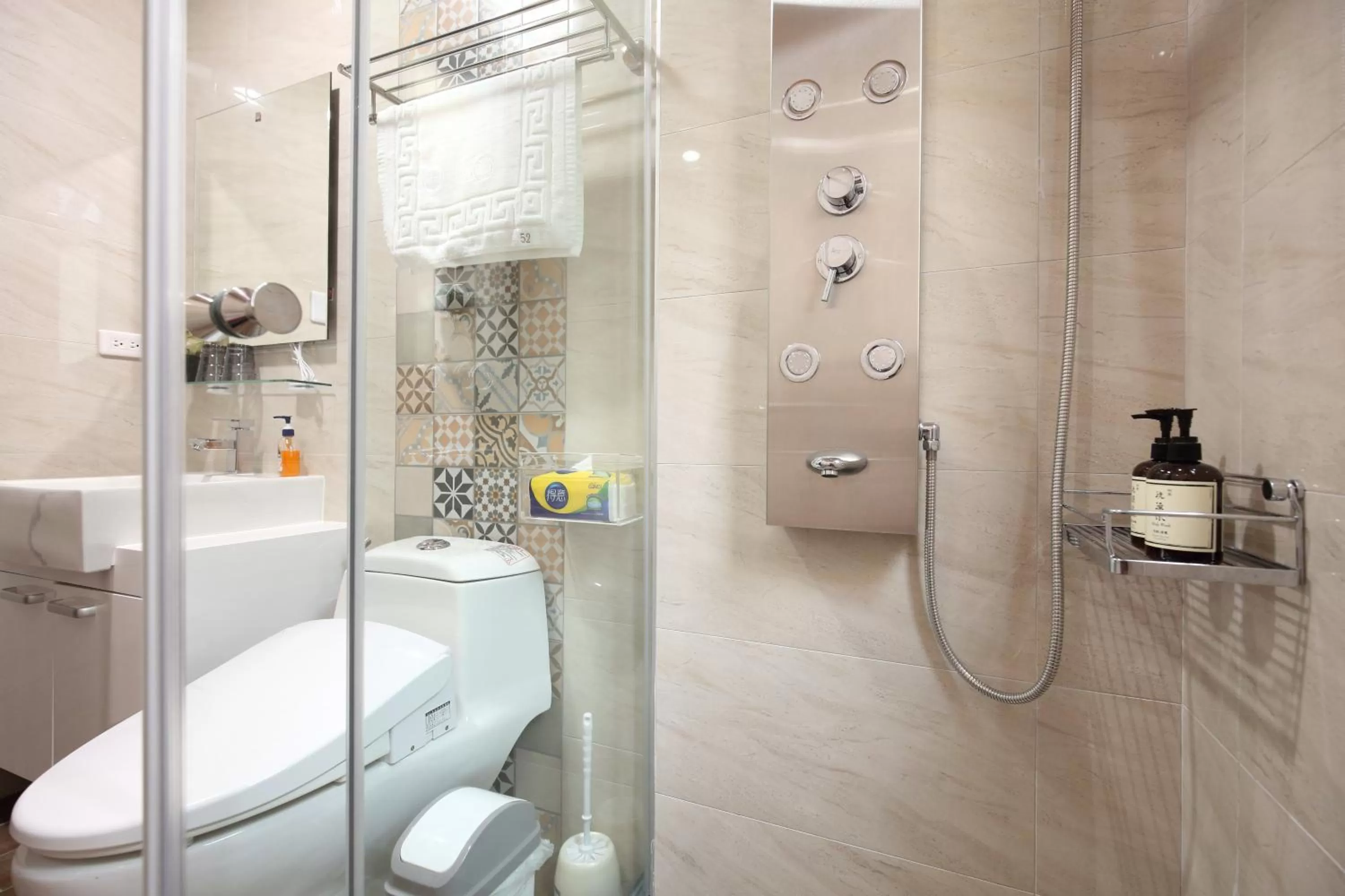 Shower in 52 travelers home (with elevator)