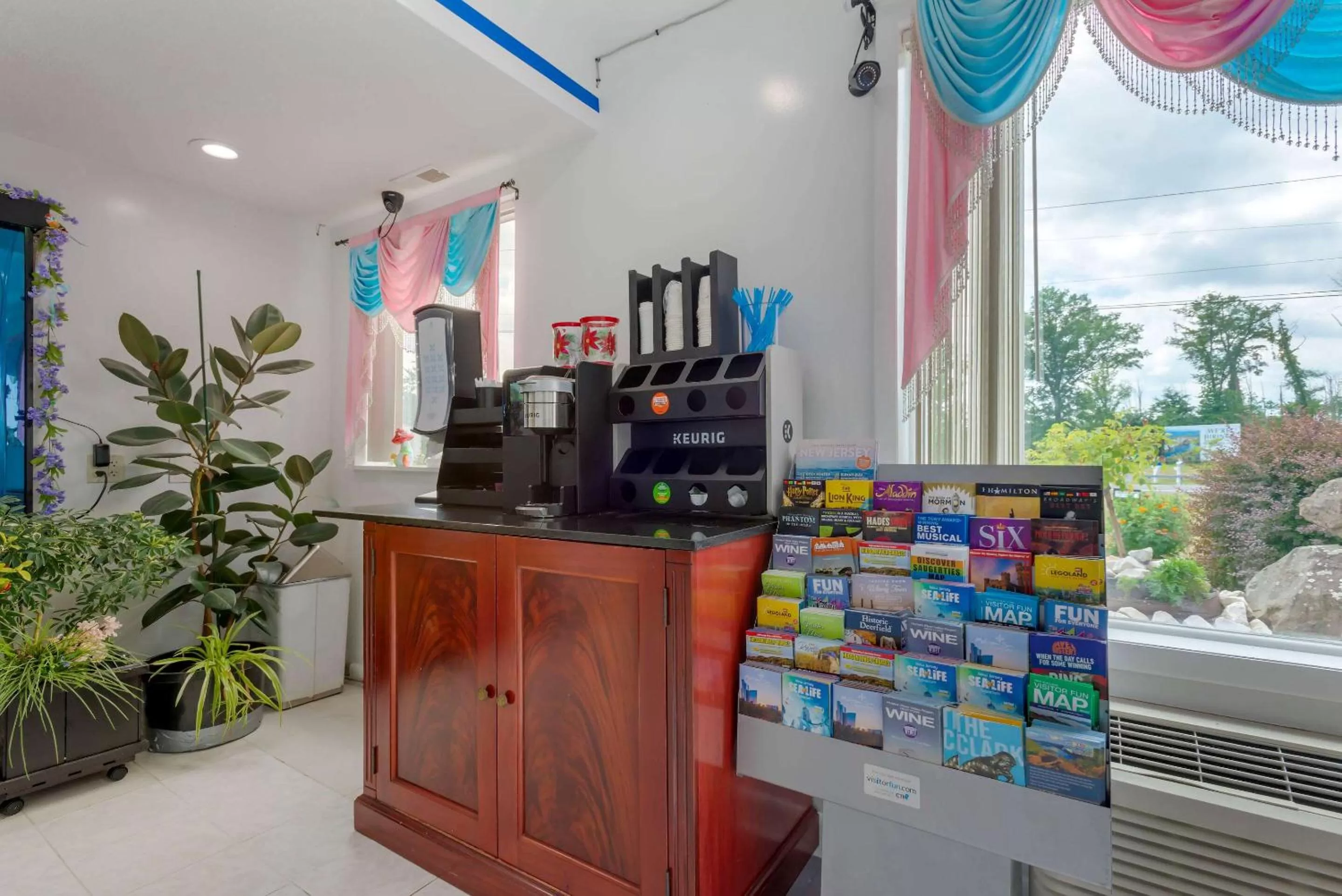 Lobby or reception in Rodeway Inn & Suites New Paltz - Hudson Valley