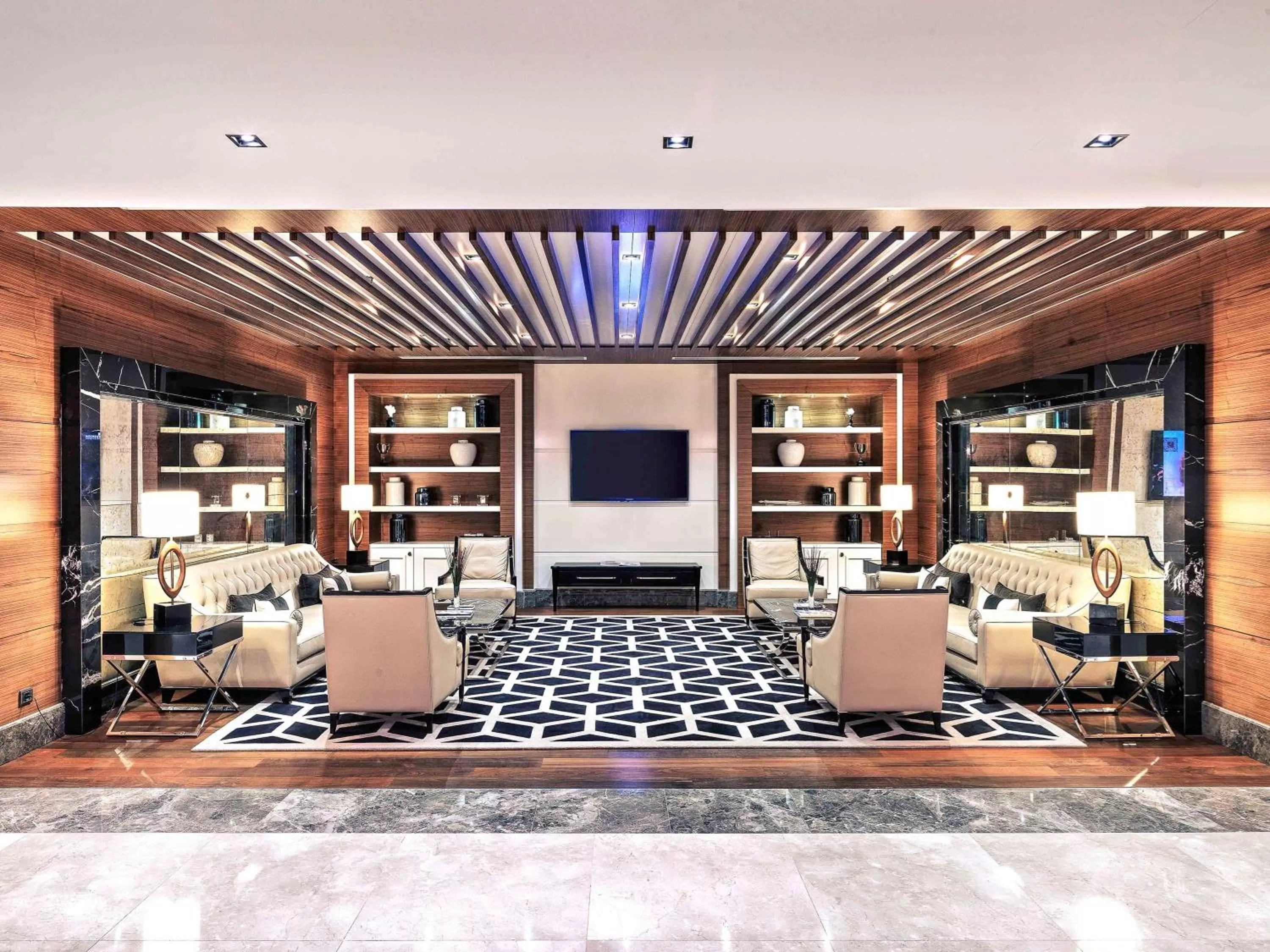 Lounge or bar in Mercure Istanbul Bomonti