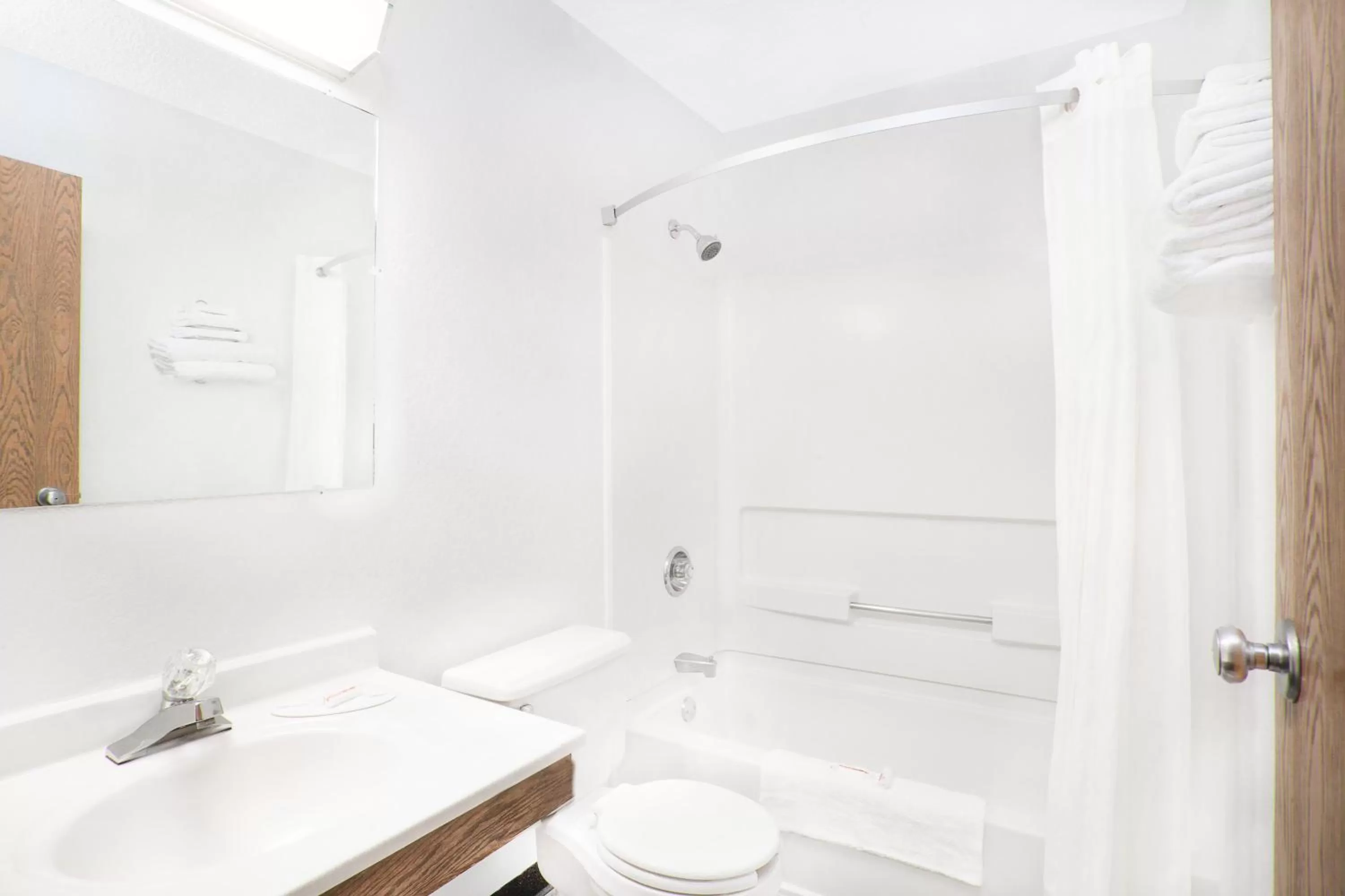 Pets in Super 8 by Wyndham Queensbury Glens Falls