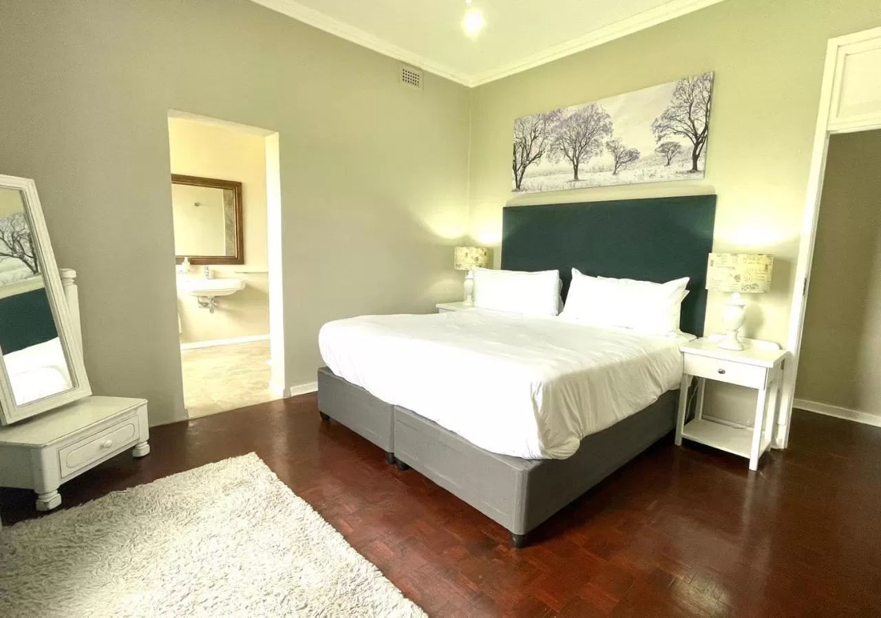 Bedroom, Bed in The Gregory