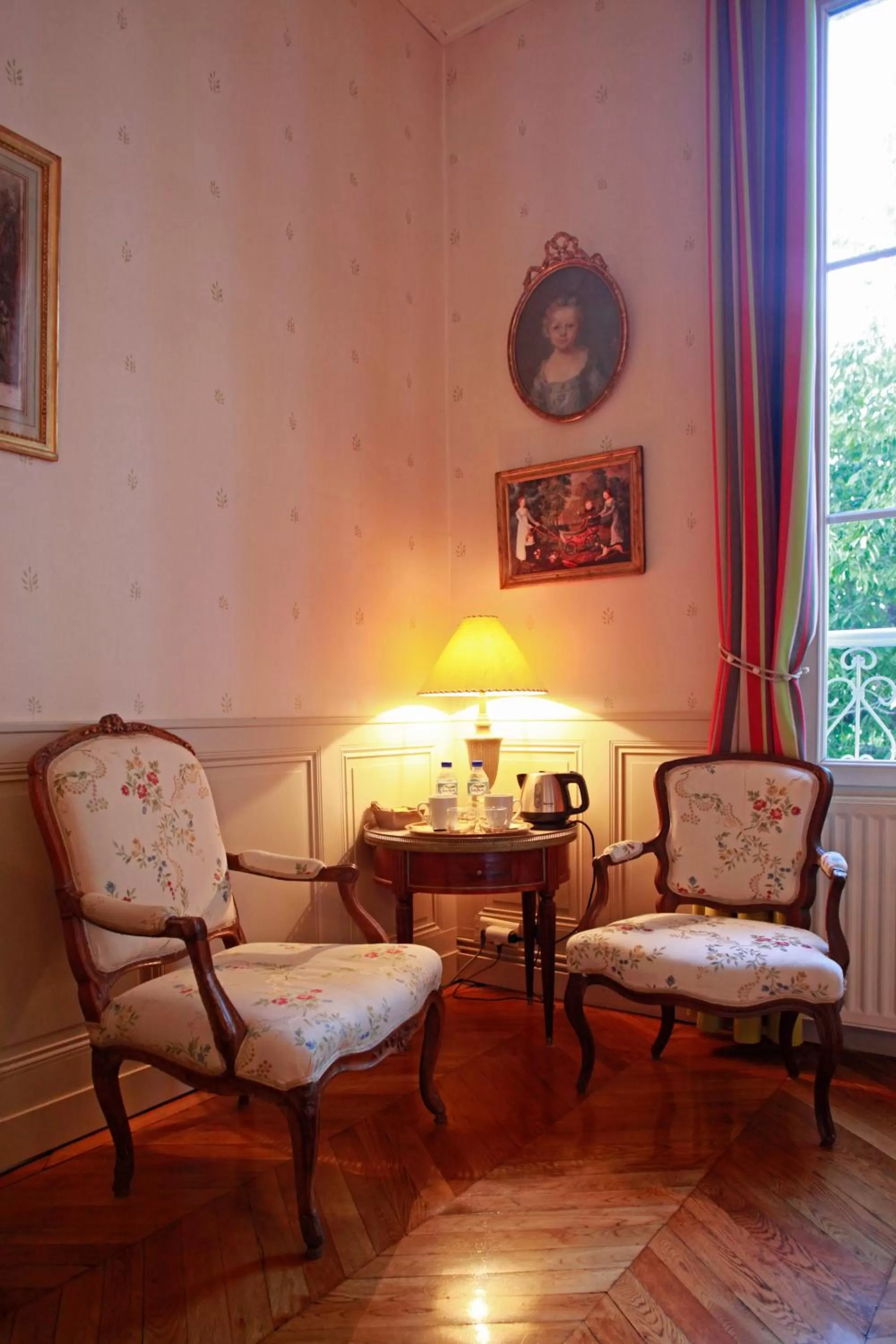 Coffee/tea facilities in Les Chambres de Mathilde