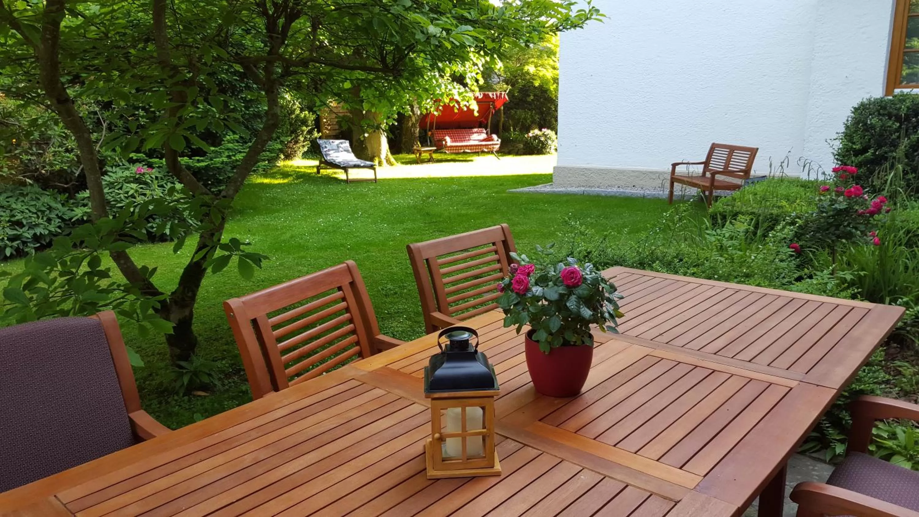 Garden view in Hotel Alpenhof - ruhige Wohlfühloase zwischen München, dem Fünf-Seenland und den Bergen, in S-Bahnnähe