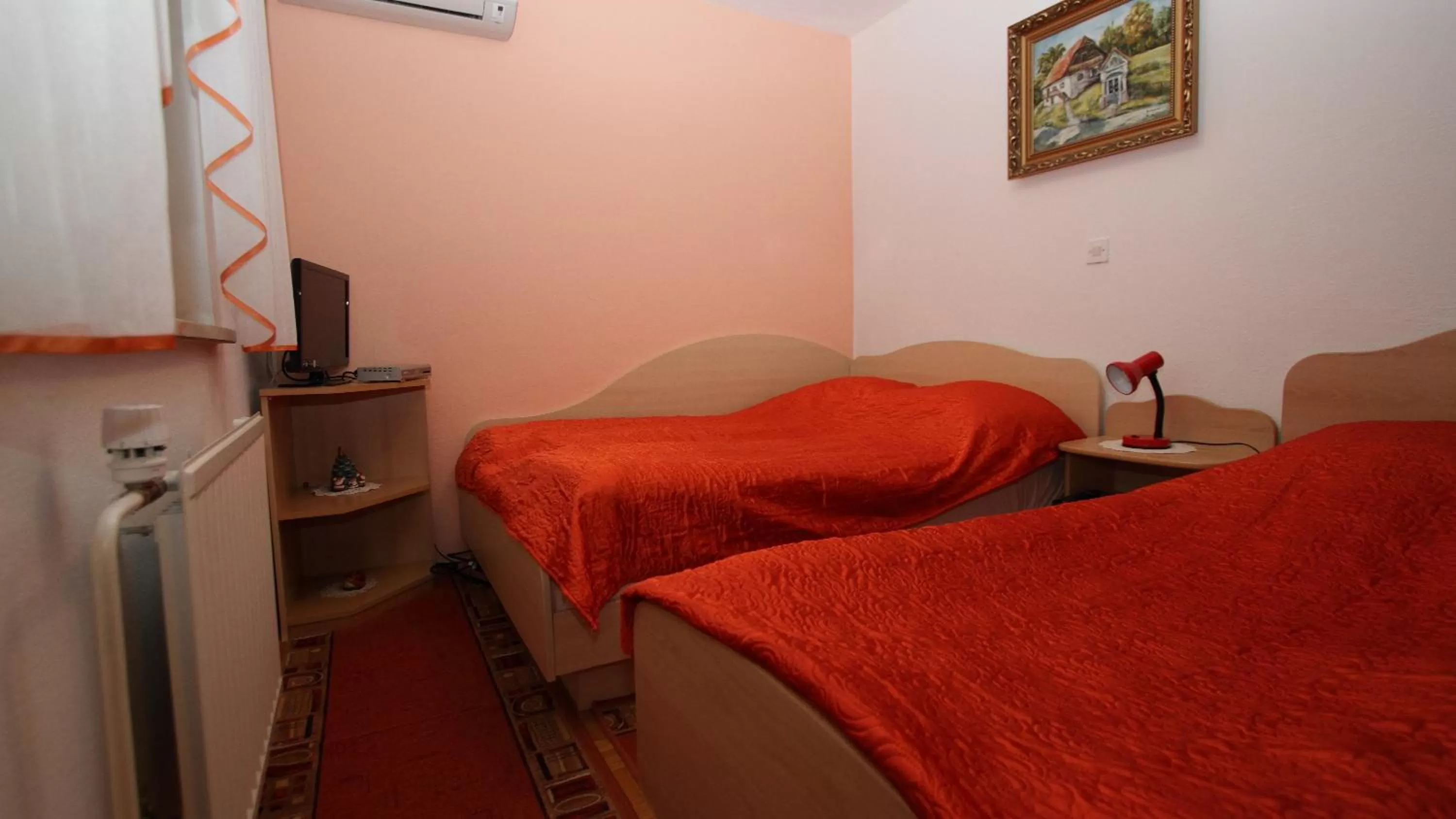 Bed in Rooms & Apartments Jana