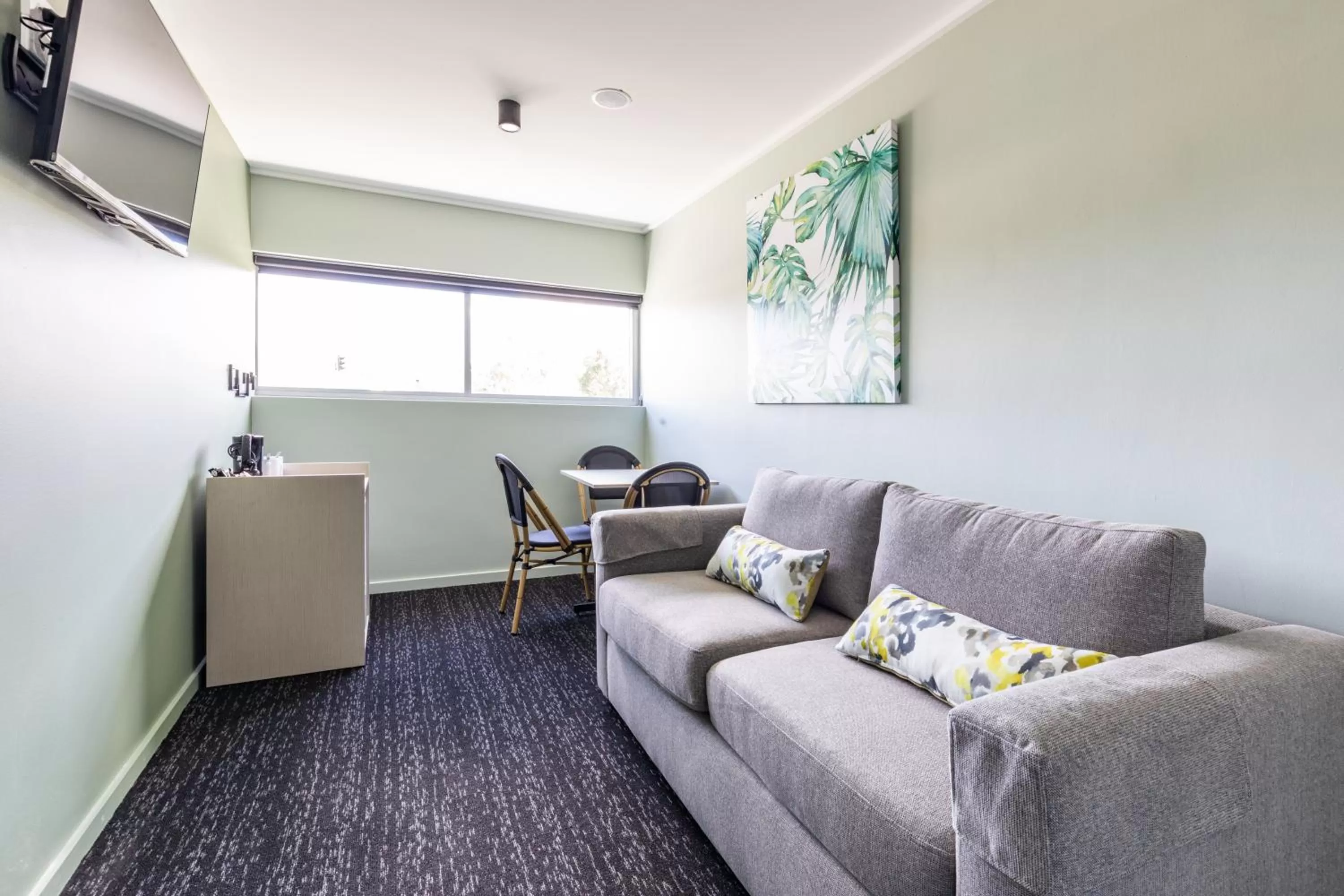 TV and multimedia in Nightcap at Commercial Hotel