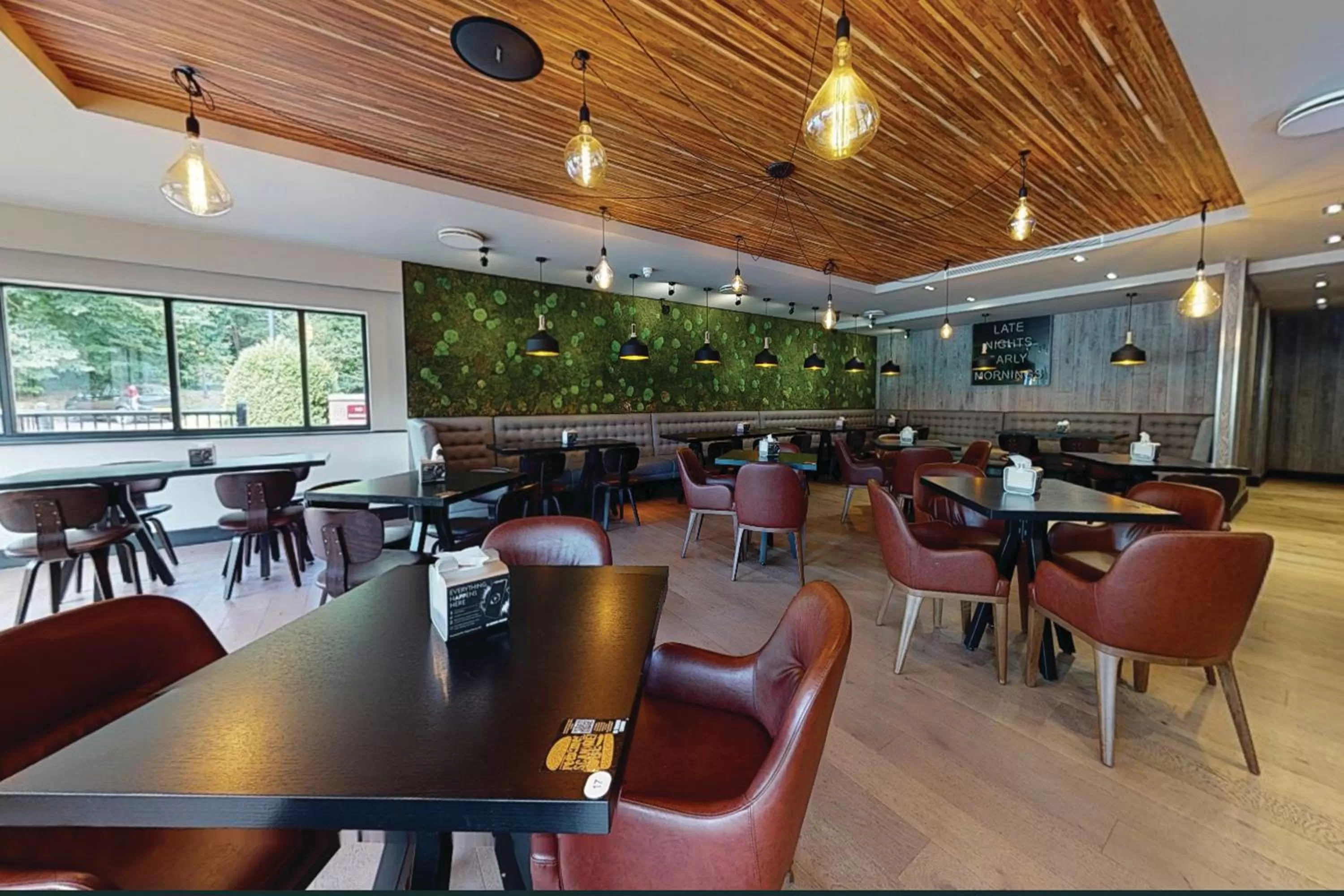 Restaurant/places to eat in Village Hotel Leeds North