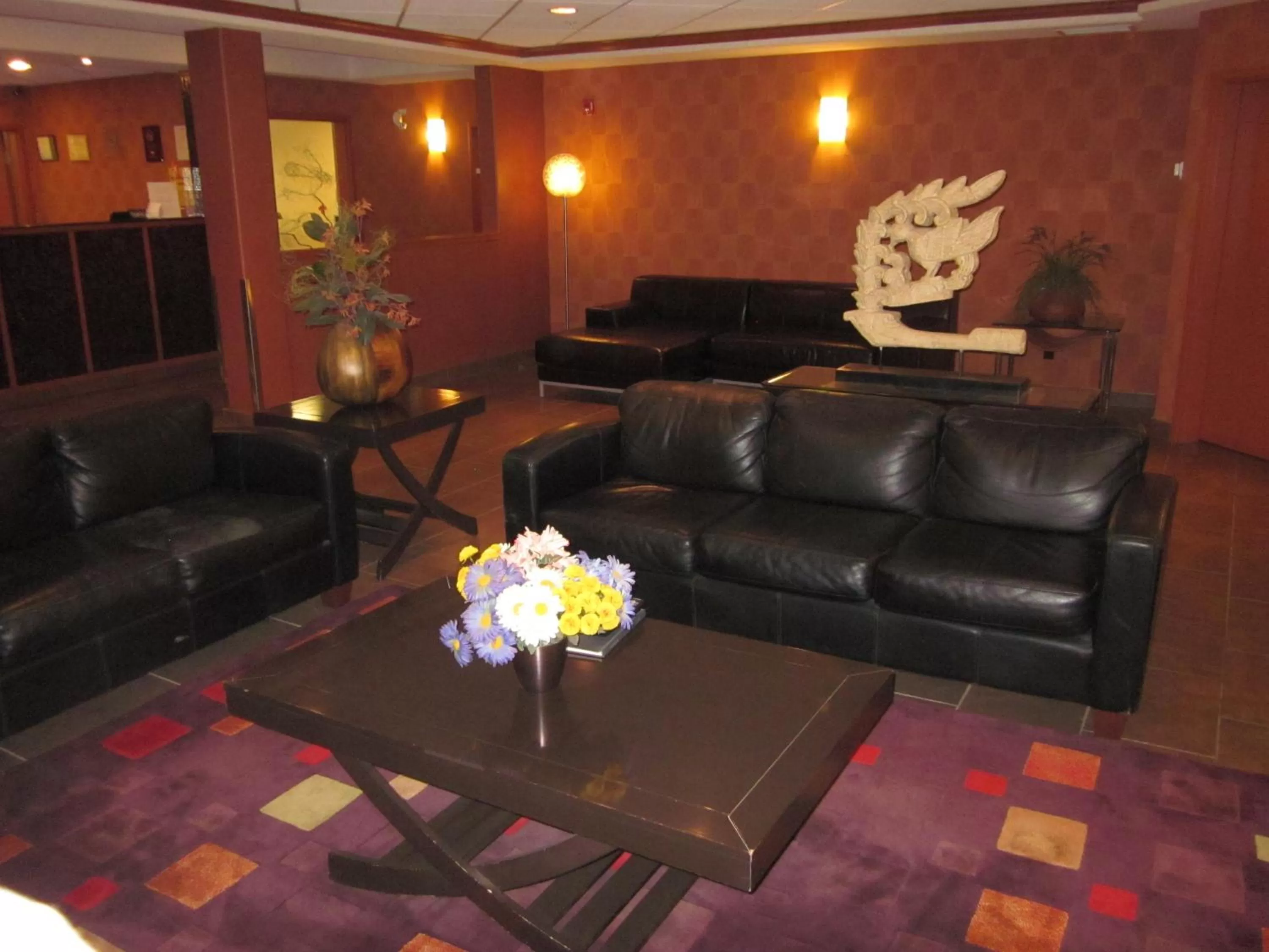 Lobby or reception in Franklin Suite Hotel