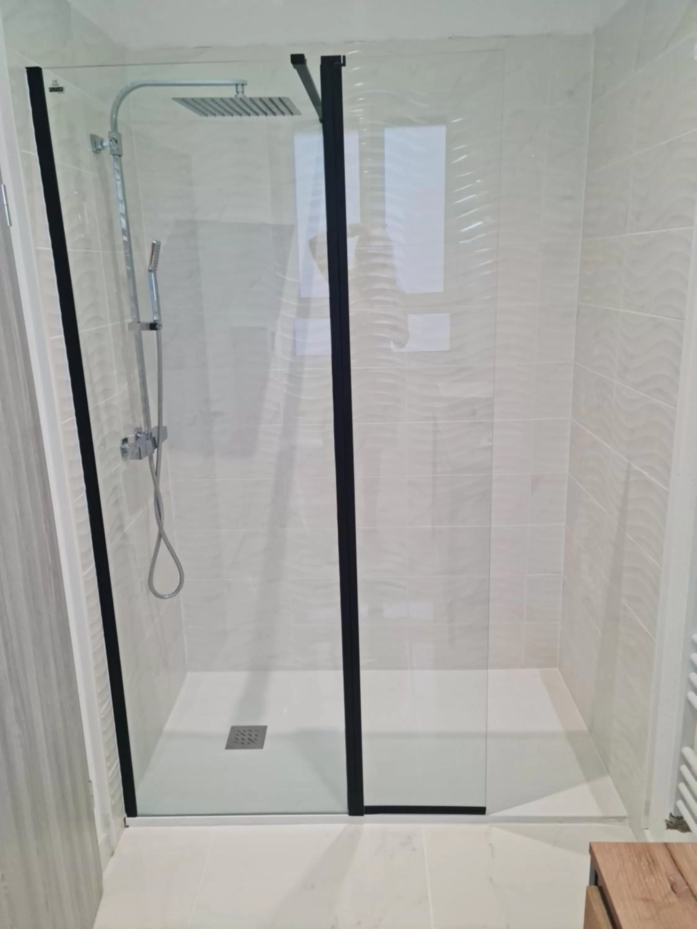 Shower in La Factory