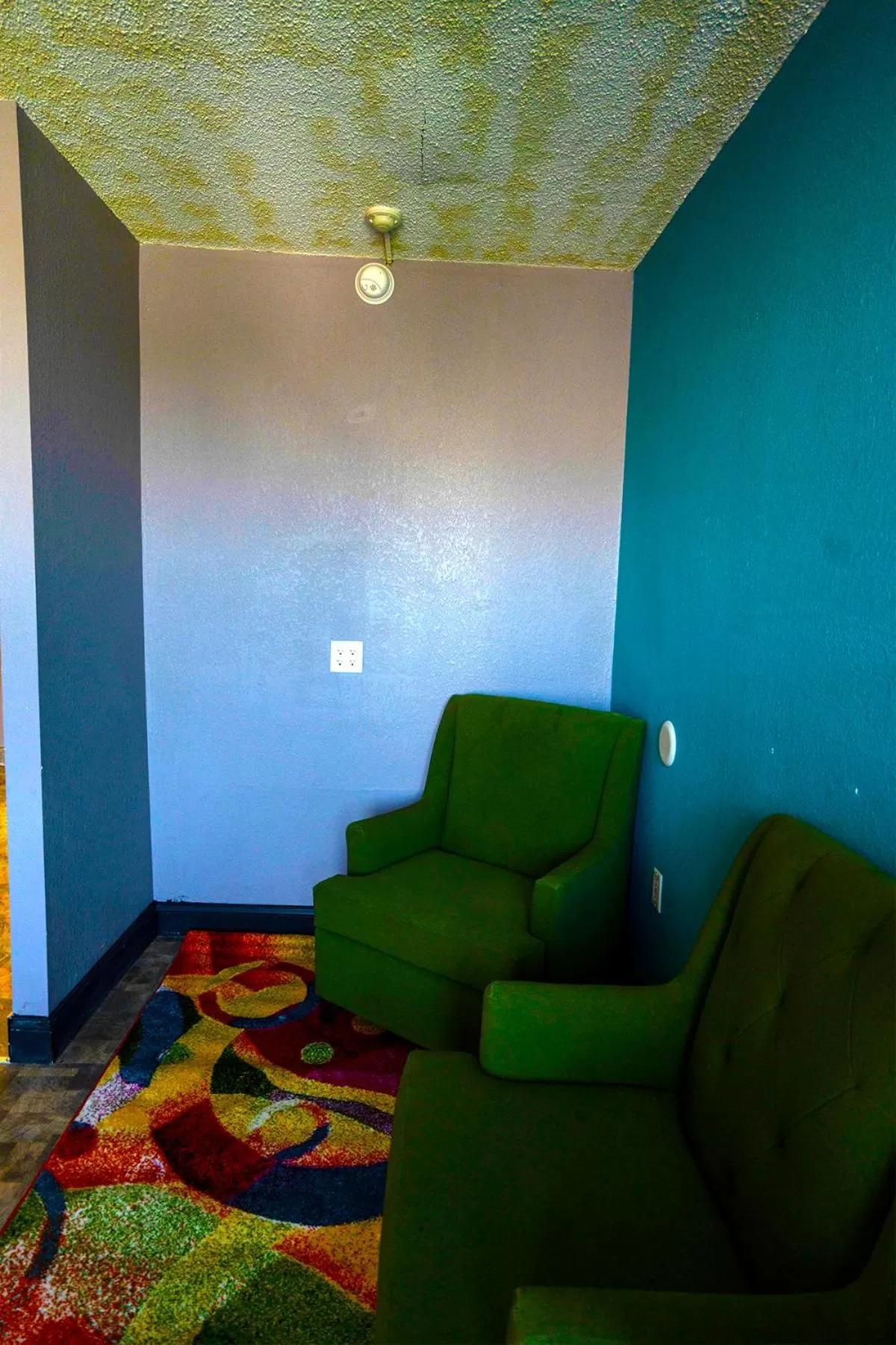 Seating area in Philly Inn & Suites