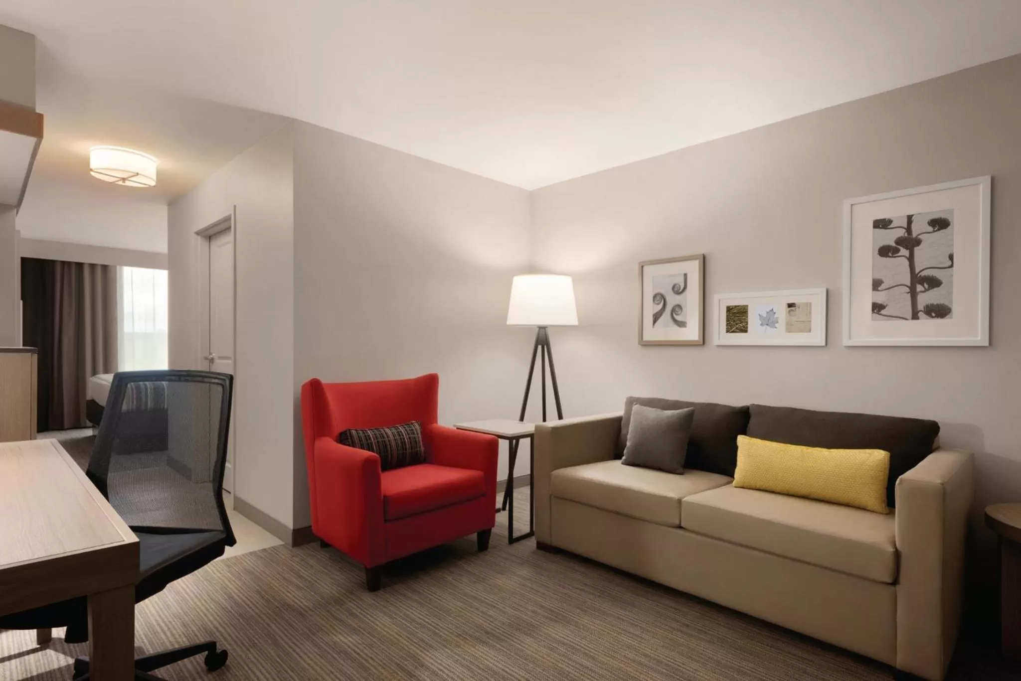 Seating area in Country Inn & Suites by Radisson, Ft Atkinson, WI