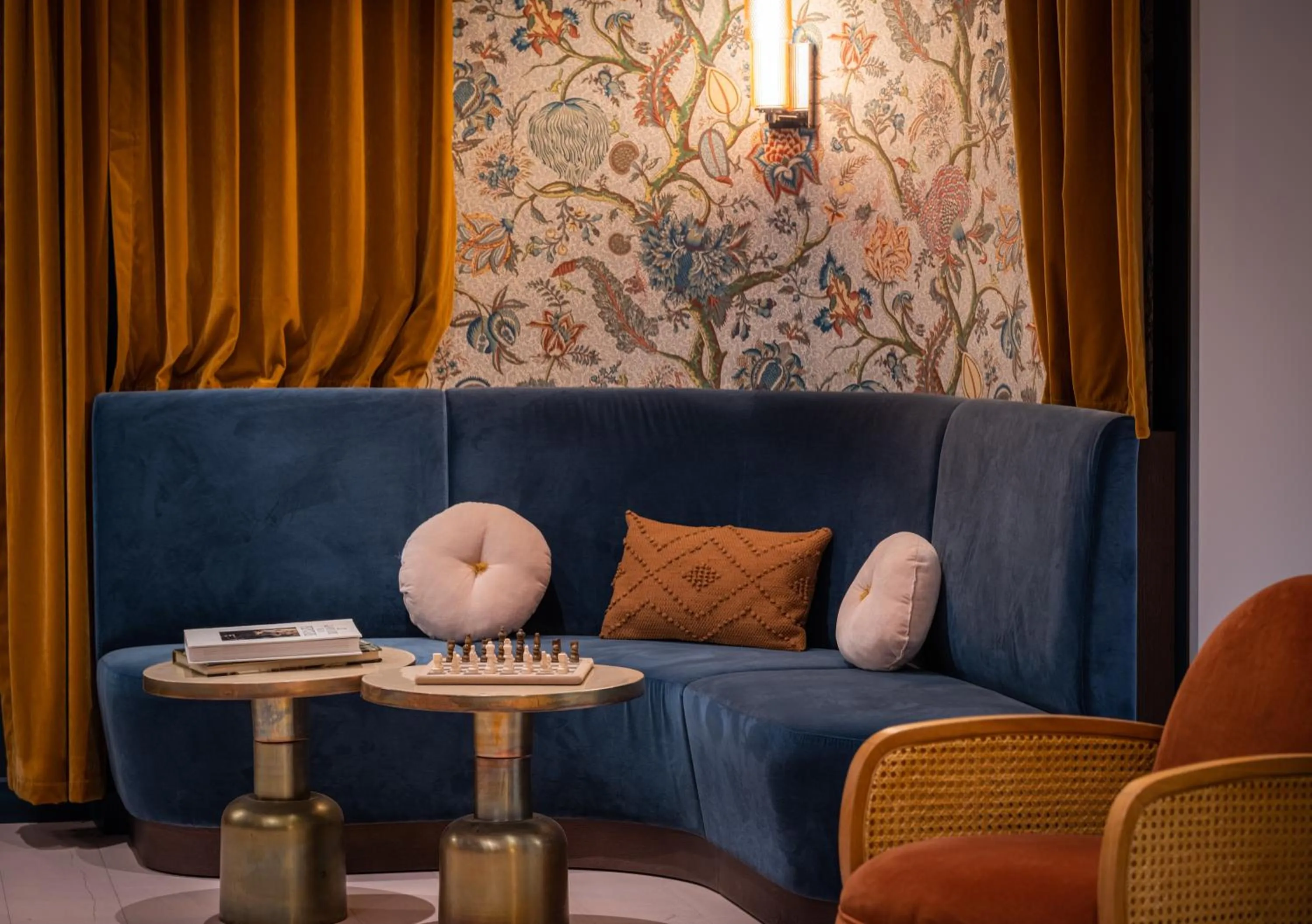 Lobby or reception in Hôtel Maison Lacassagne Lyon