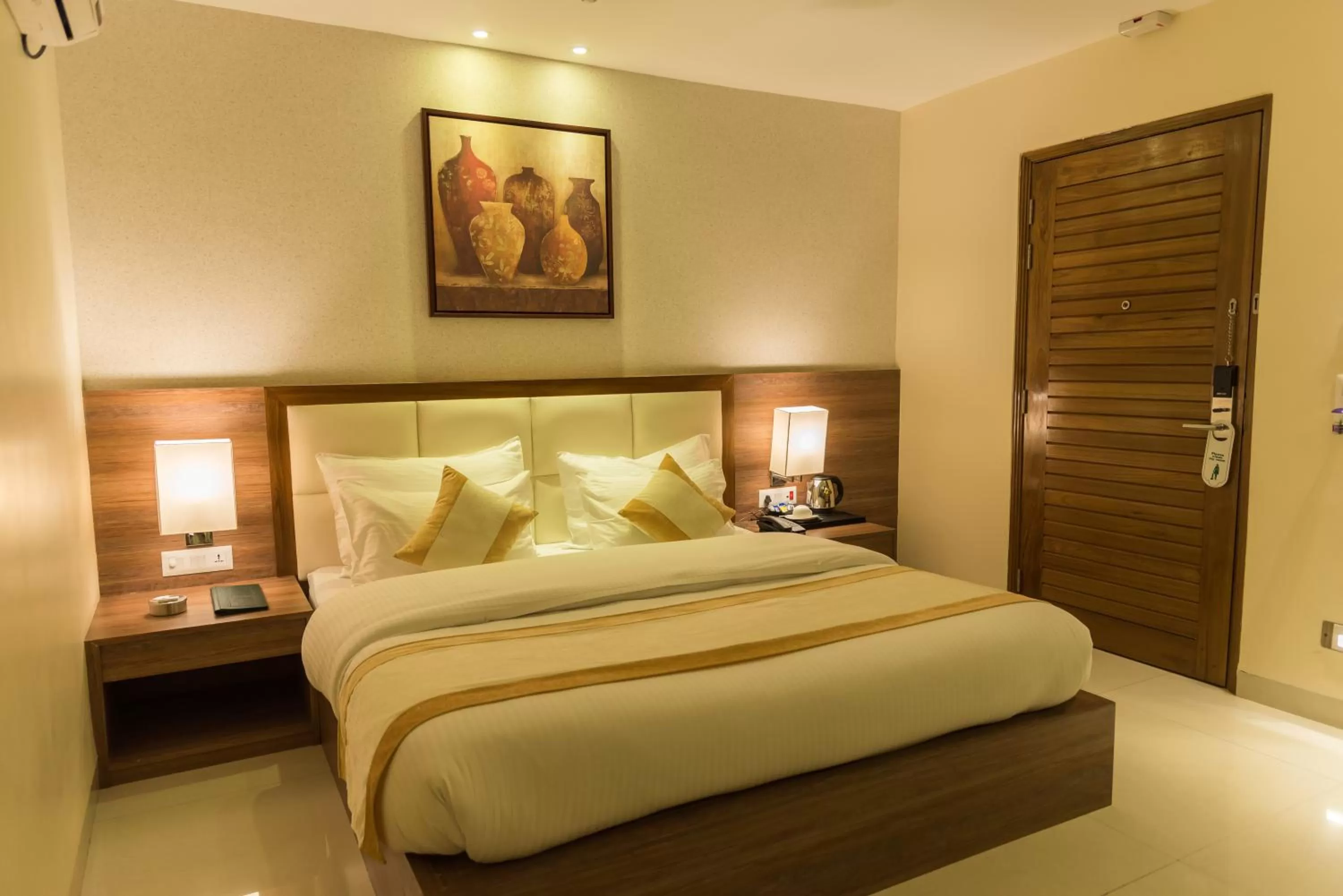 Bed in Sangai Continental (The Boutique Hotel)