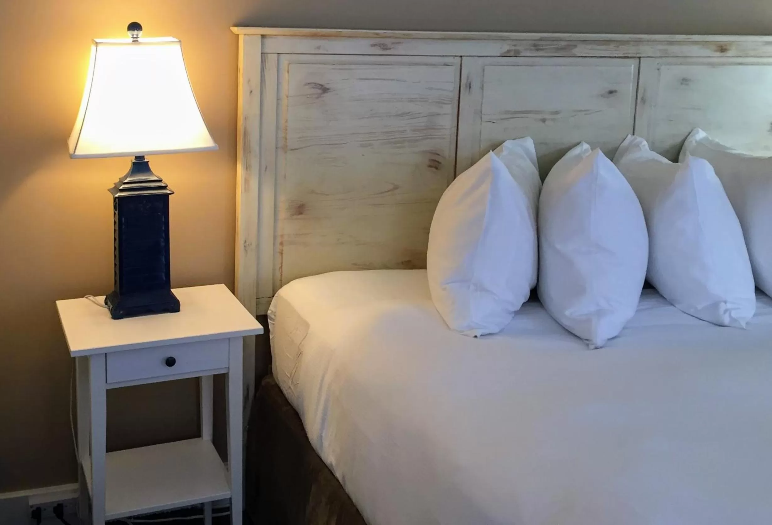 Bedroom, Bed in Pilgrim House